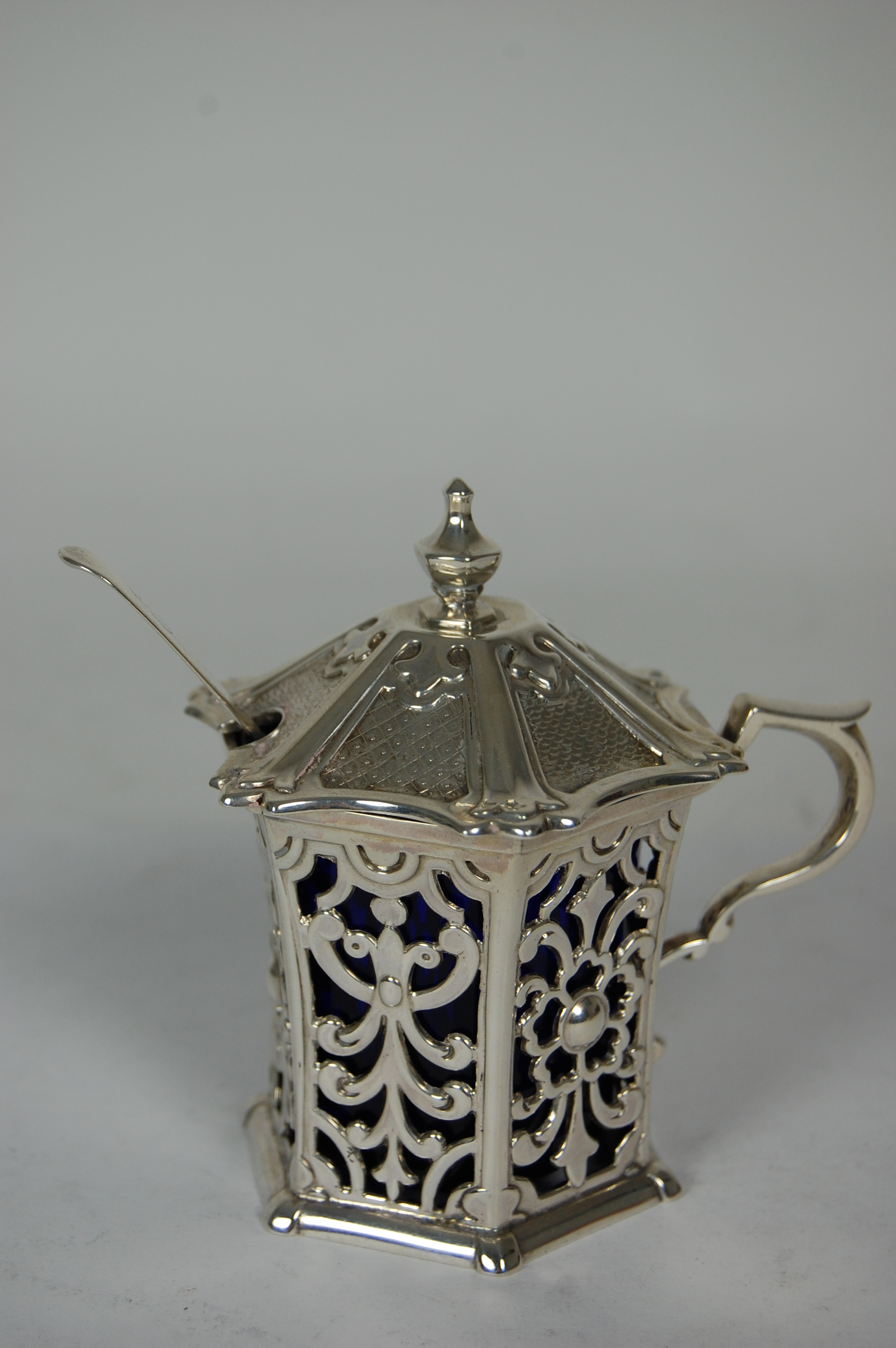 A Victorian octagonal mustard pot