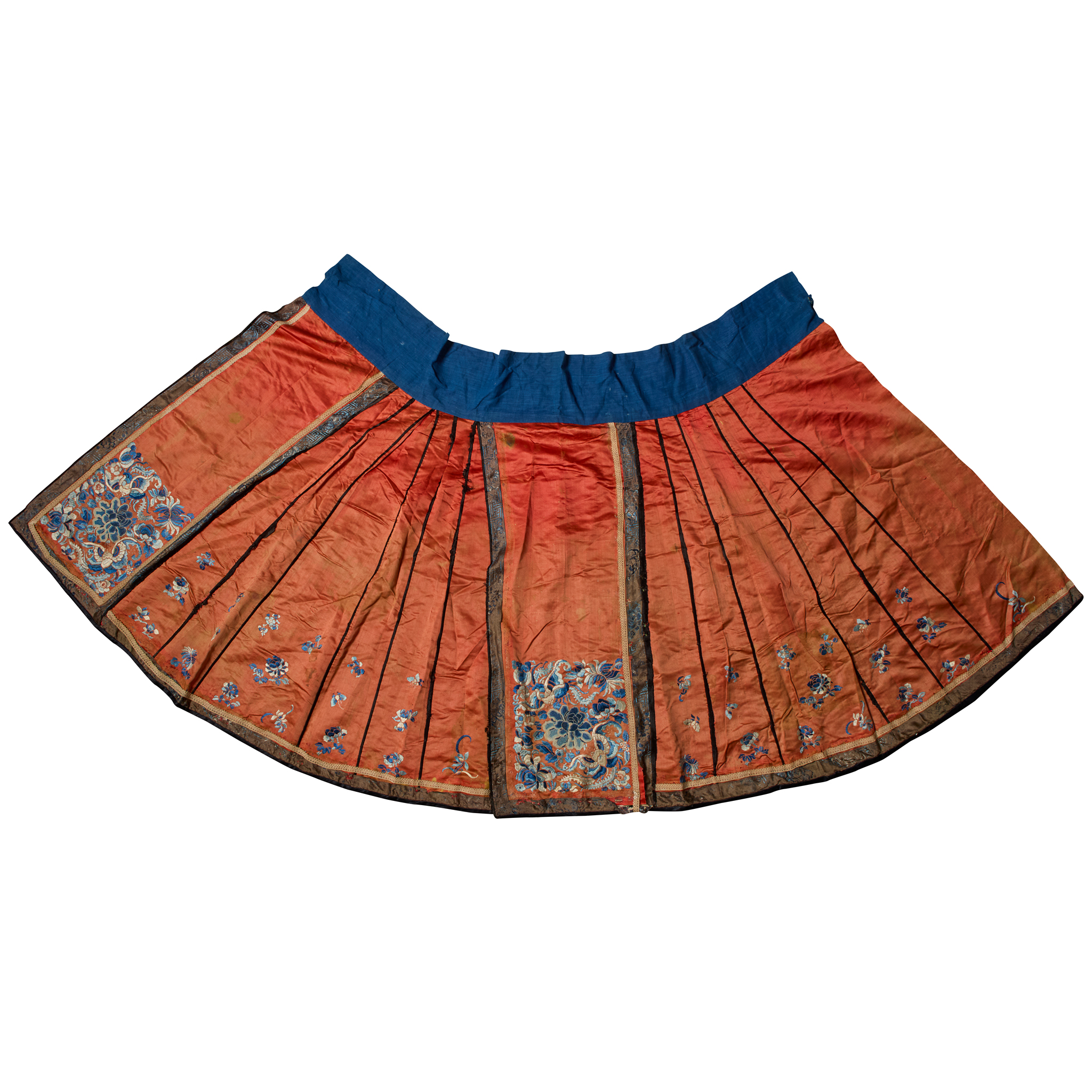 CHINESE RED-GROUND SILK EMBROIDERED PLEATED SKIRT