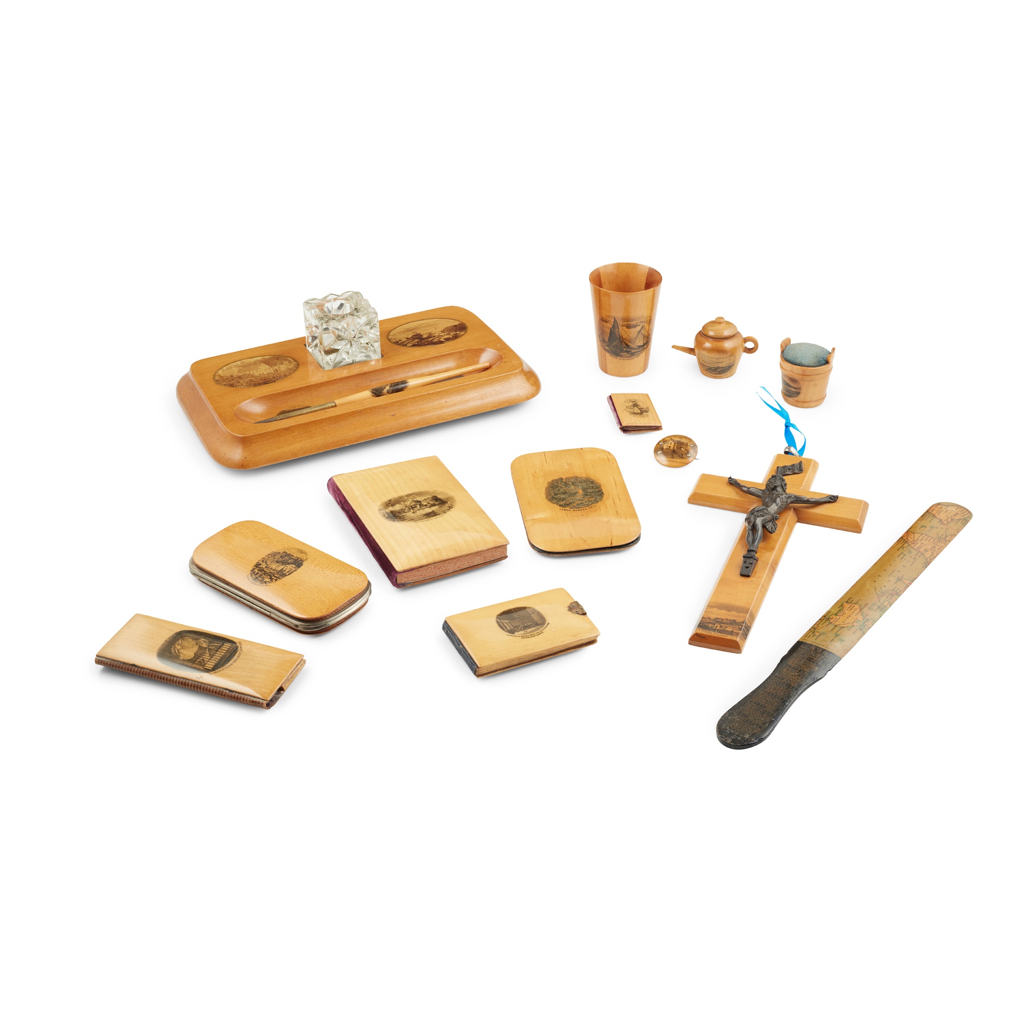 A COLLECTION OF MAUCHLINE WARE