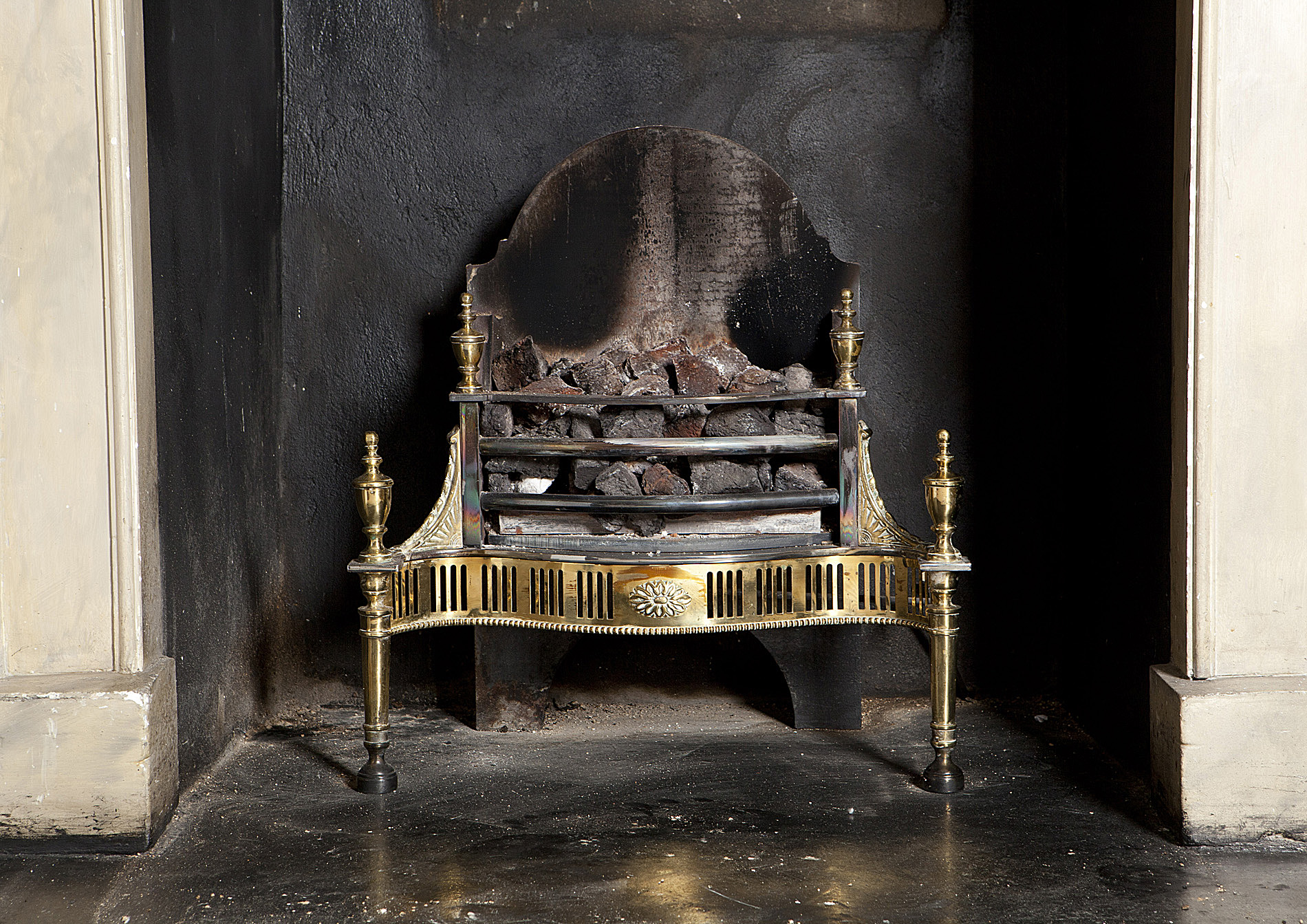 ADAM STYLE BRASS SERPENTINE FIRE GRATE