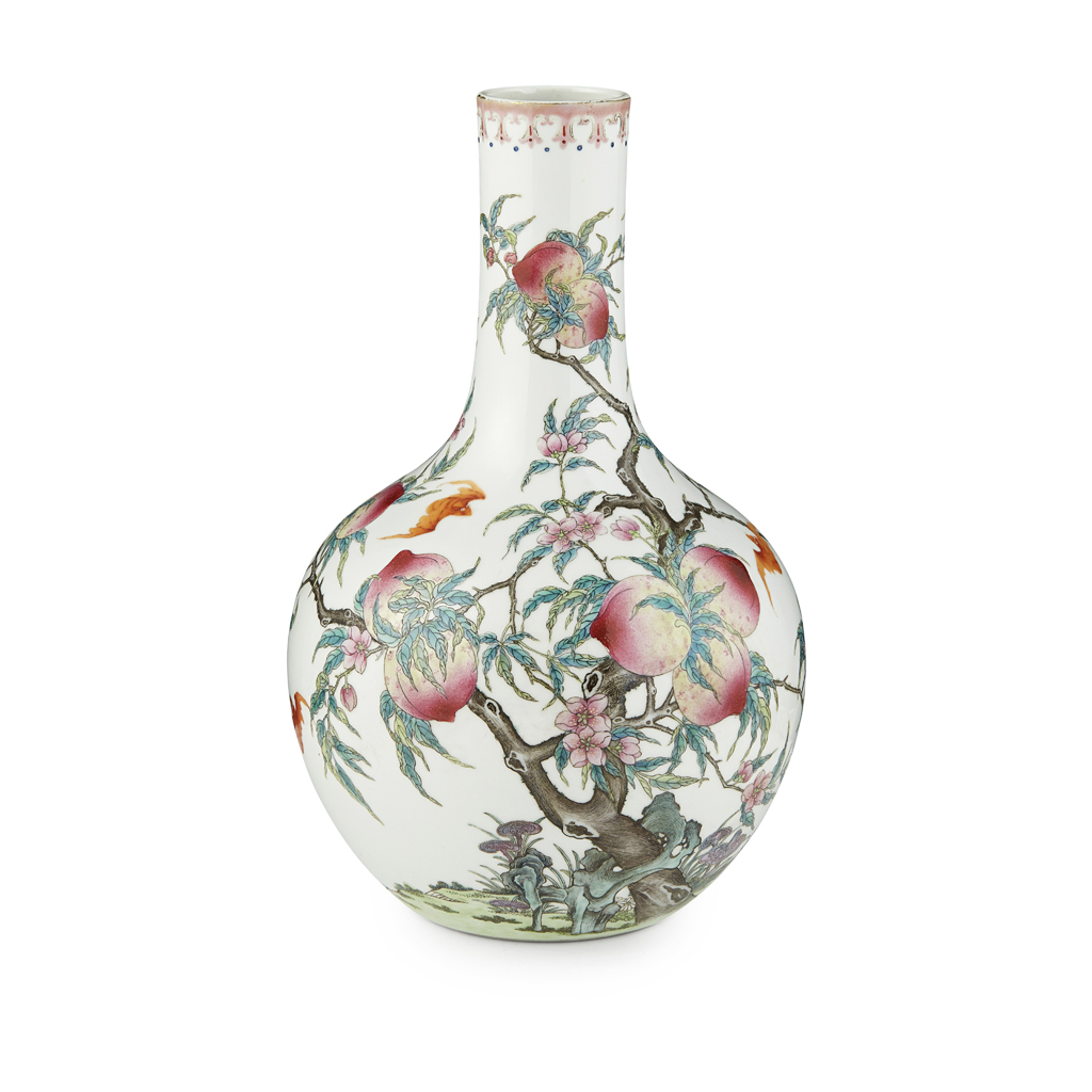 FAMILLE ROSE 'NINE PEACHES' BOTTLE VASE, TIANQIUPING