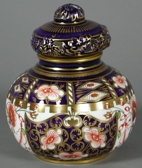 A Royal Crown Derby Imari palette pot pourri vase and cover