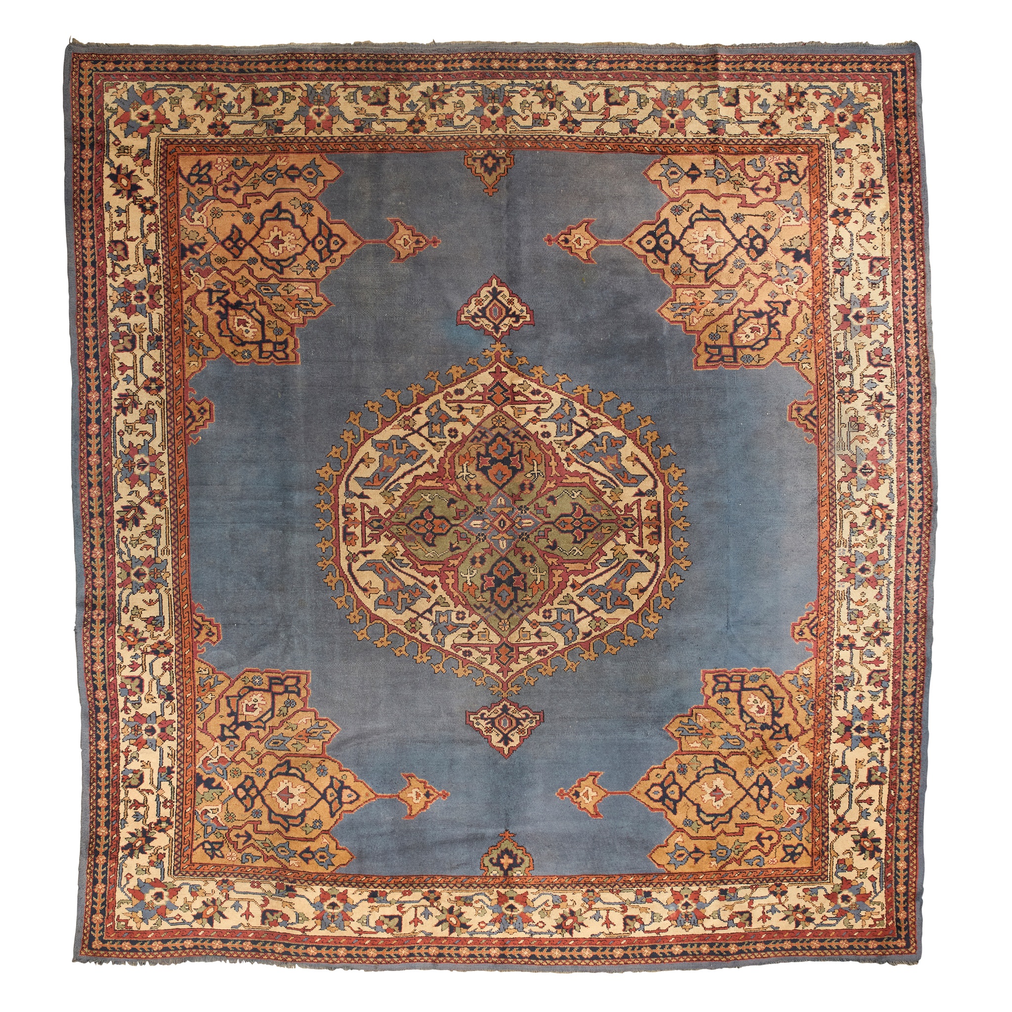 USHAK CARPET