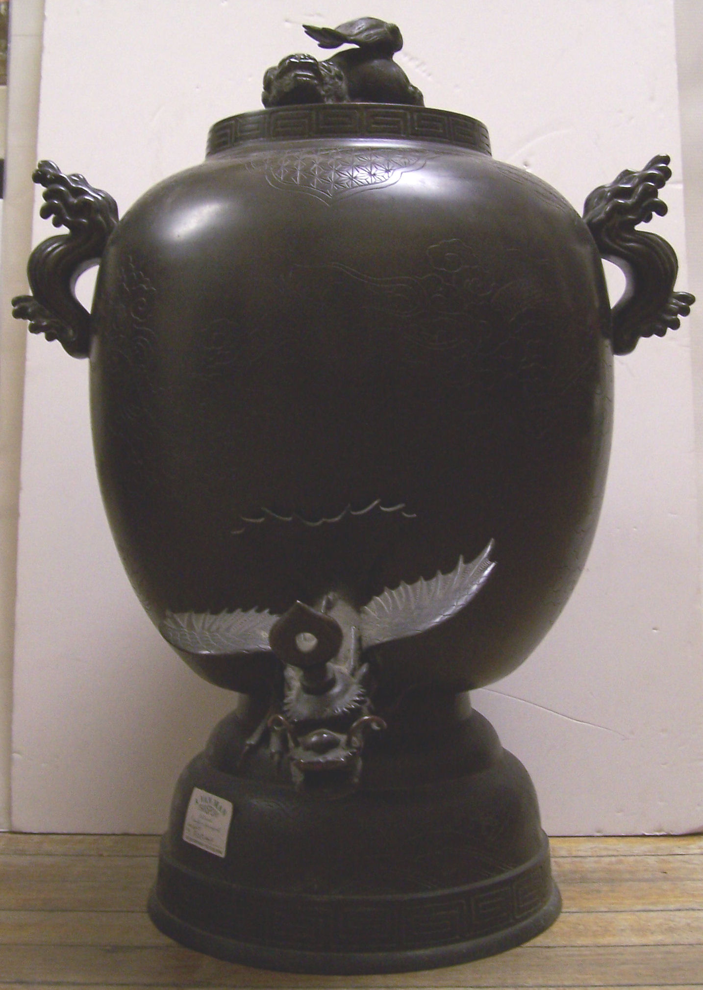 A large 19th/20th century Chinese bronze urn