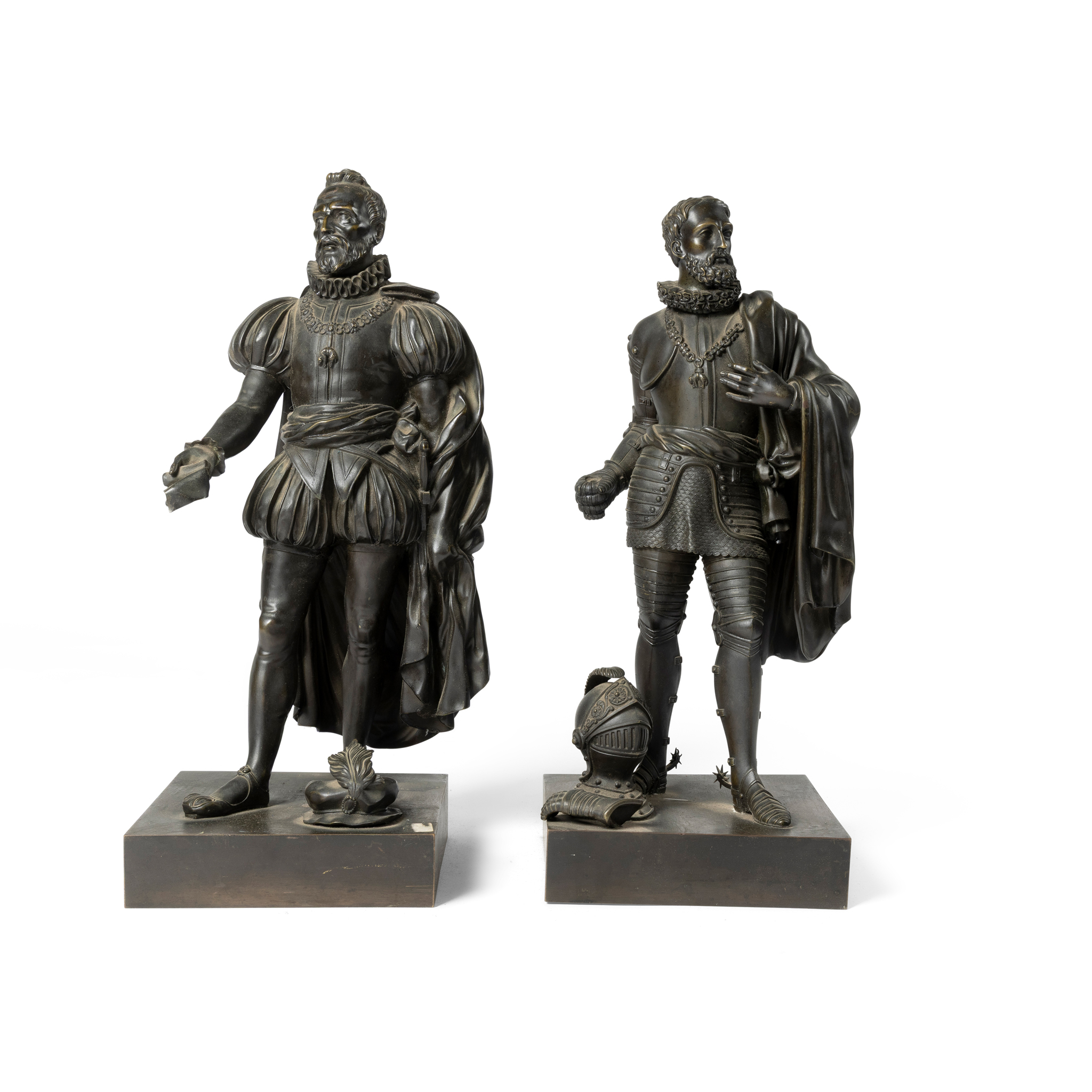 A PAIR OF BRONZE FIGURES OF SPANISH NOBELMEN
