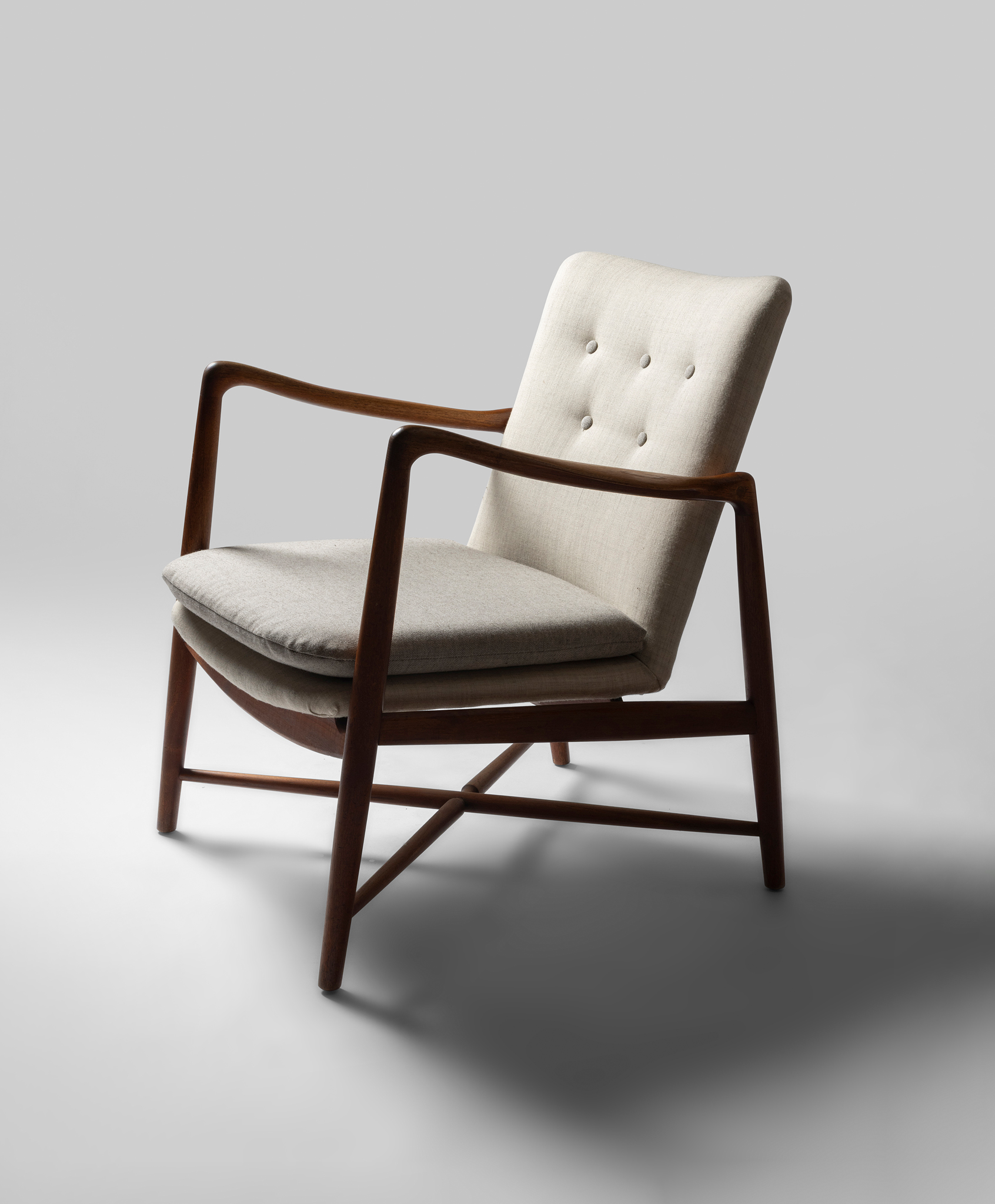 FINN JUHL (DANISH 1912-1989) FOR BOVIRKE, DENMARK