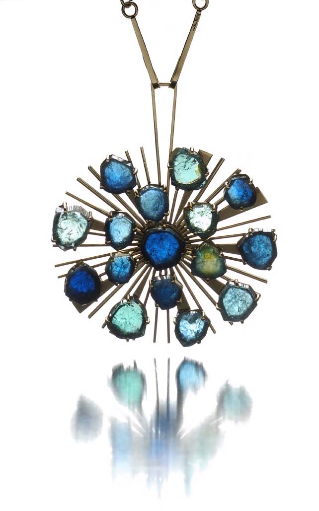 A modern Irish 18ct gold mounted tourmaline pendant,