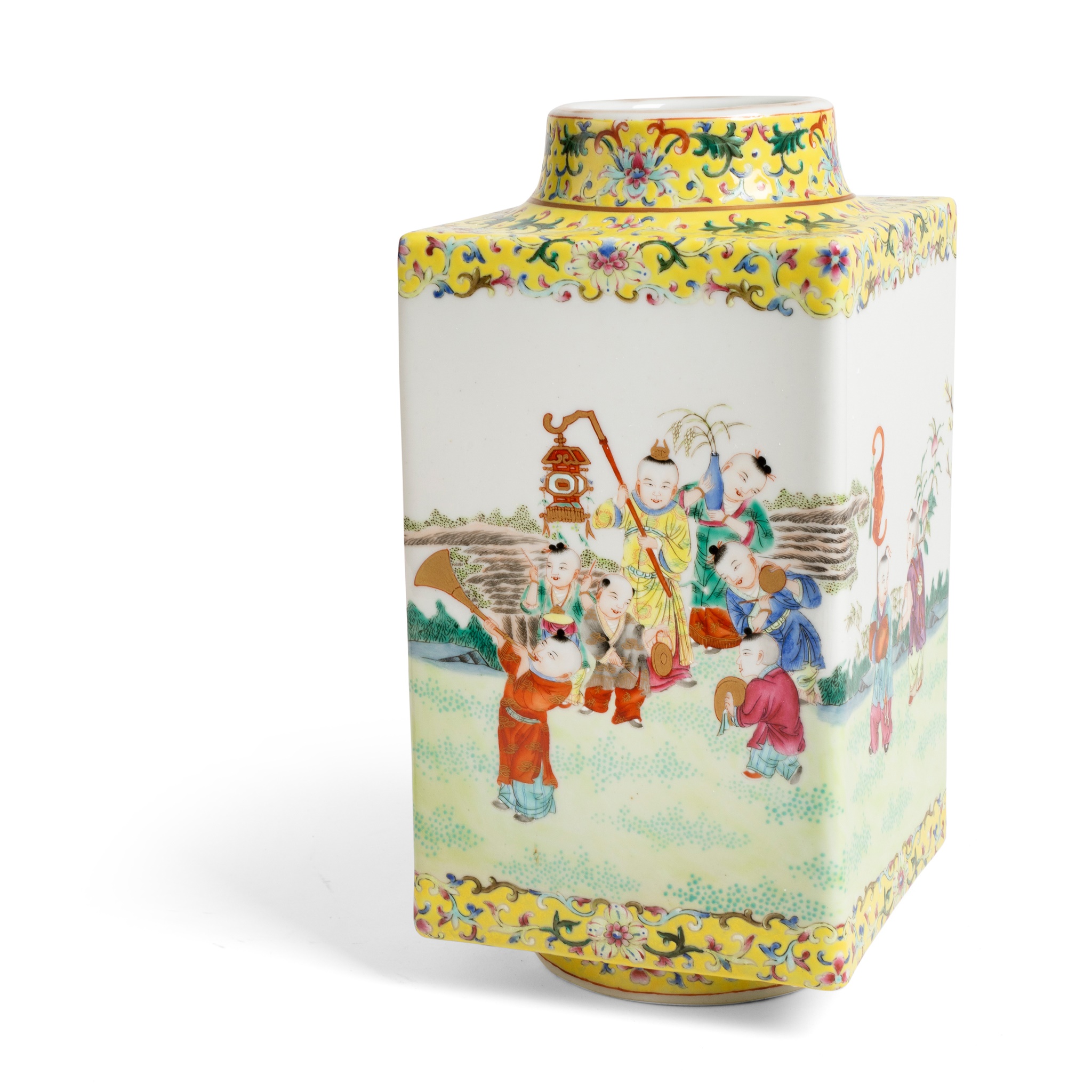 FAMILLE ROSE 'CONG' VASE