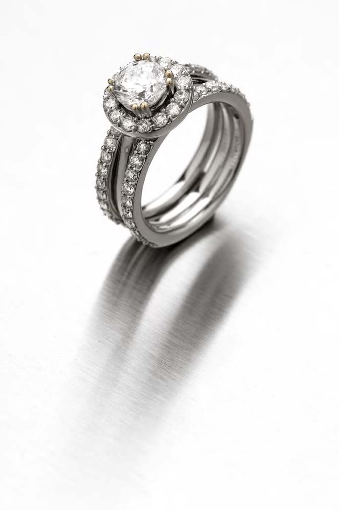An all-diamond circular cluster ring,