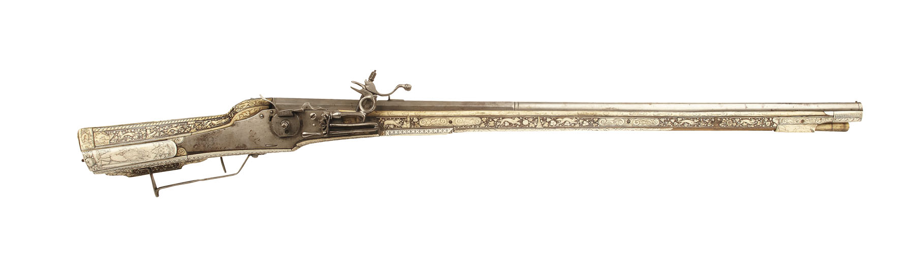 FINE GERMAN OR BOHEMIAN WHEEL LOCK SMOOTH BORE SPORTING RIFLE