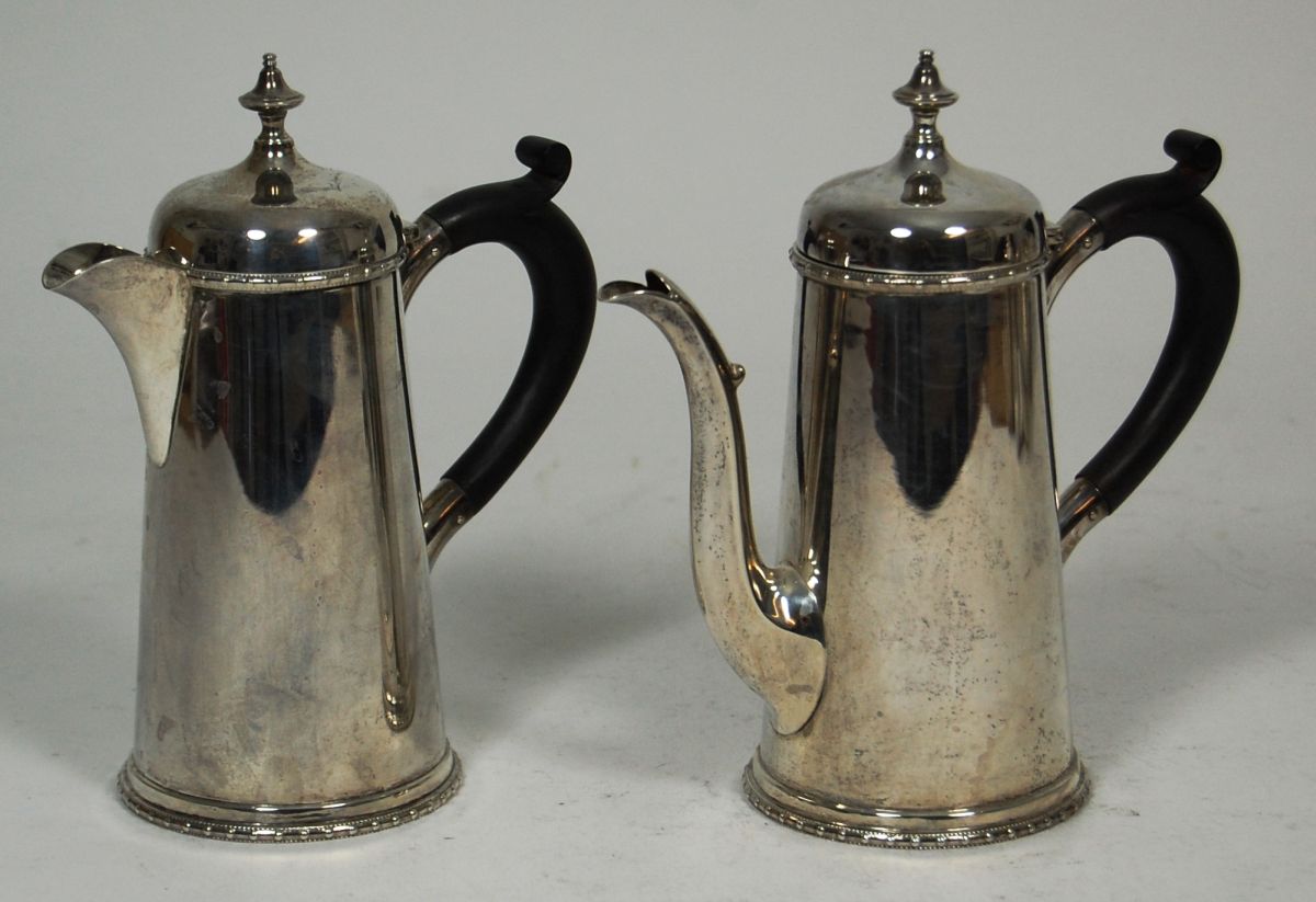 A modern cafe au lait set