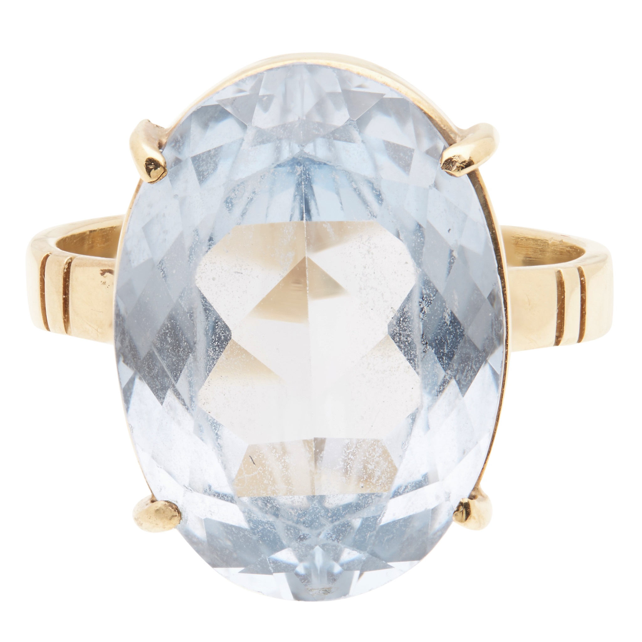 A blue spinel set cocktail ring