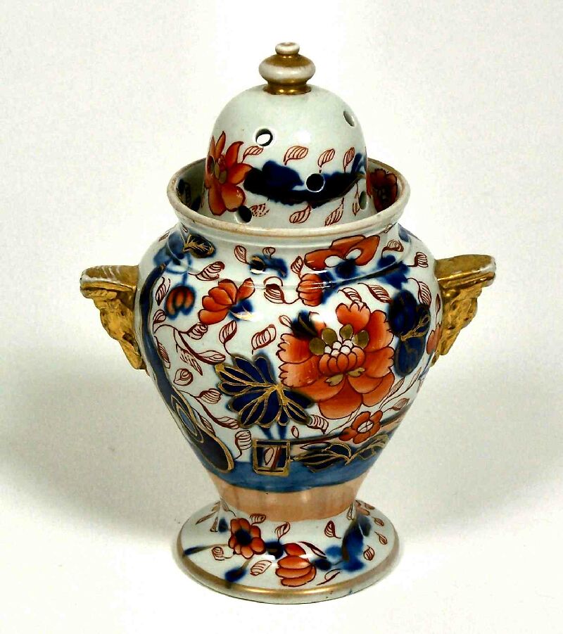 An early 19th century Masons Ironstone pot pourri