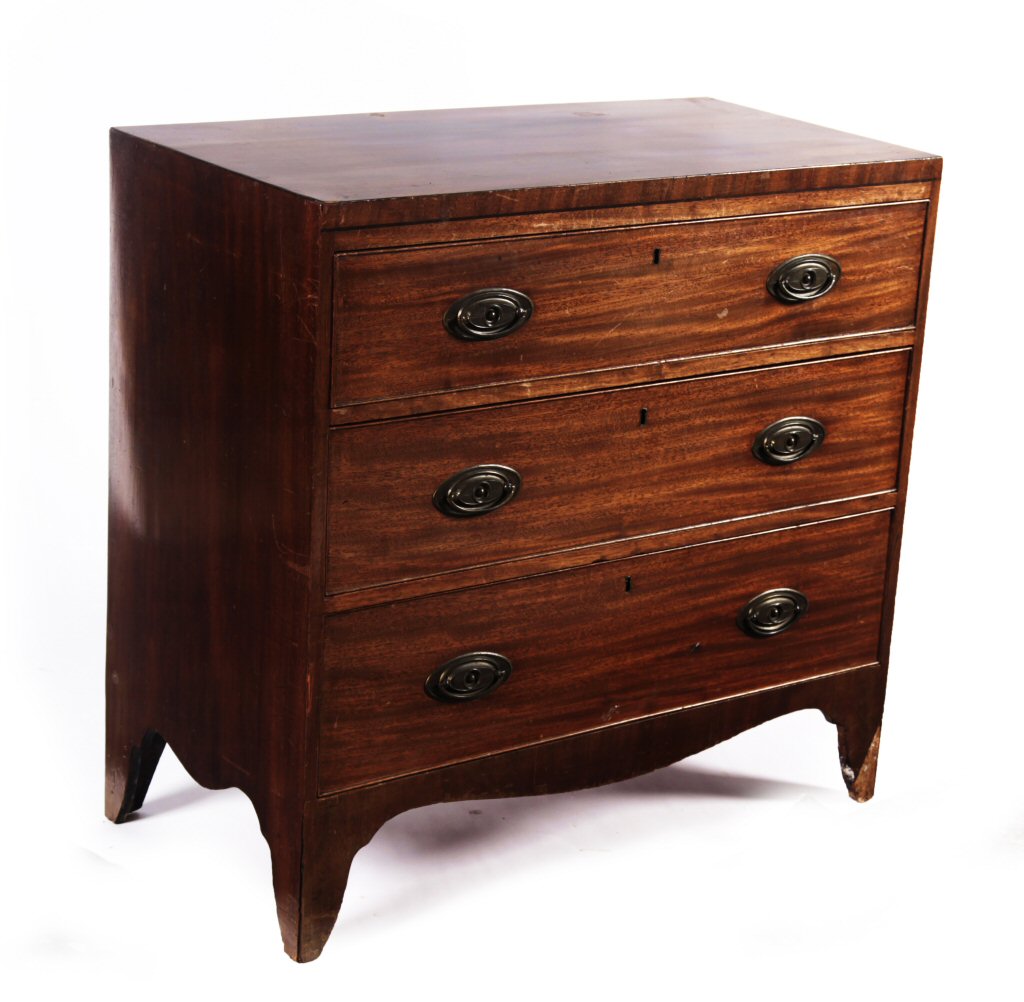 GEORGE III MAHOGANY DRESSING CHEST OF DRAWERS