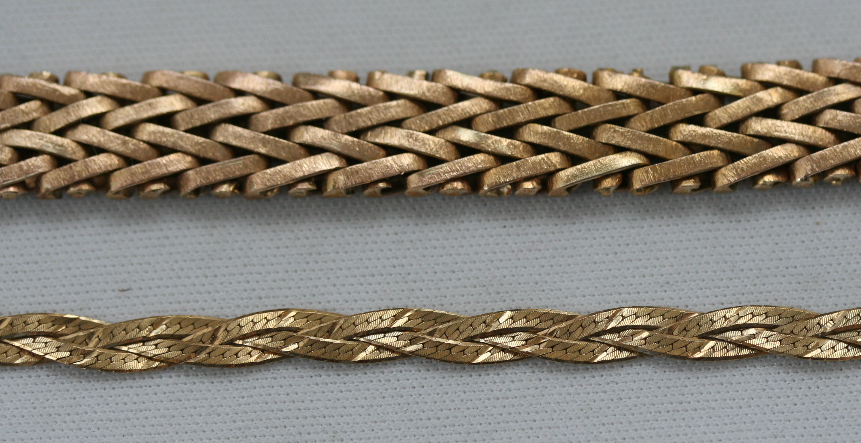 A 9ct gold woven link bracelet
