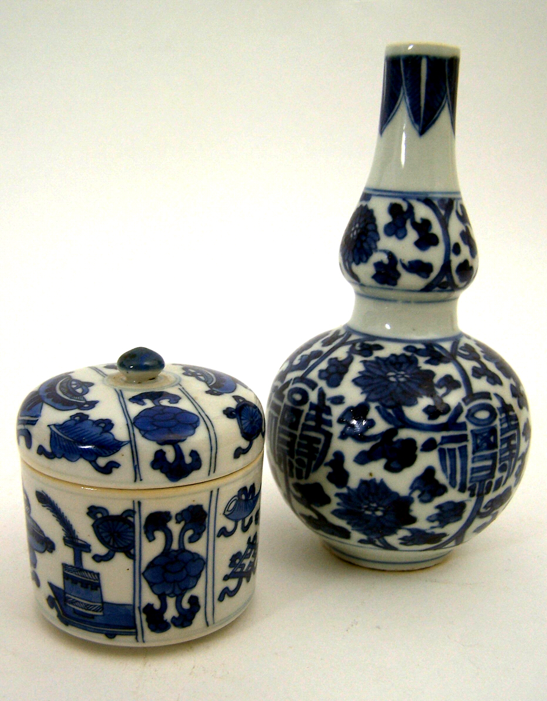 A Chinese double gourd blue painted vase, Kangxi,