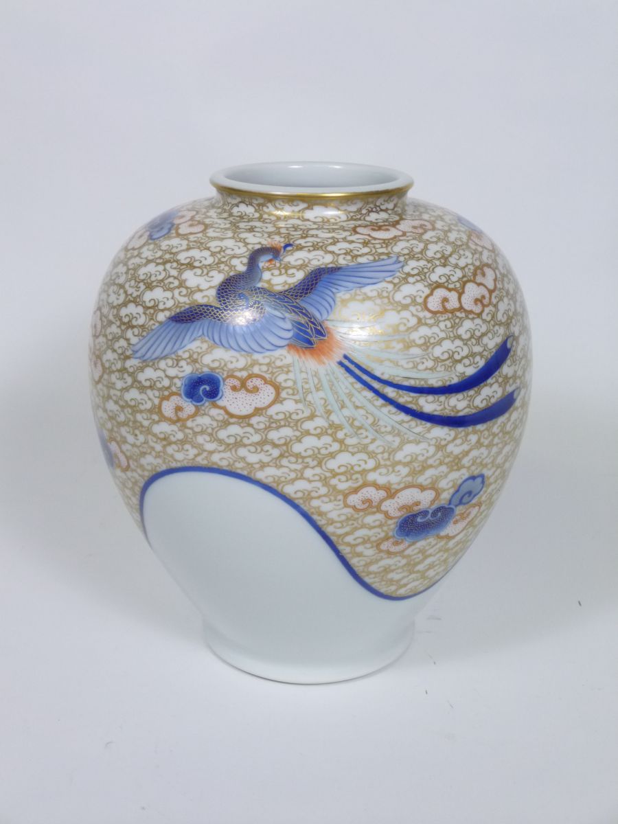 JAPANESE FUKAGAWA PORCELAIN VASE