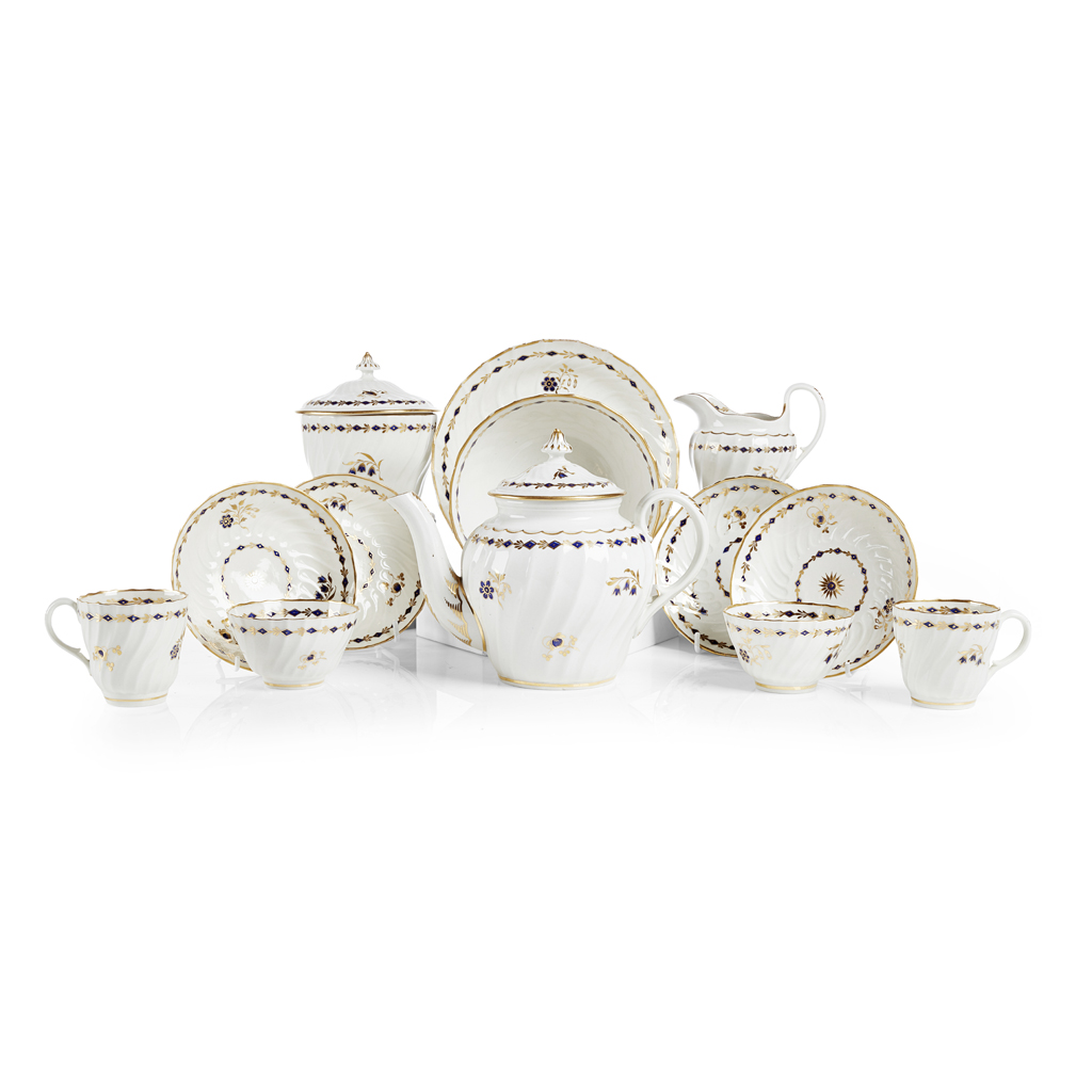 WORCESTER PORCELAIN PART TEA AND COFFEE SERVICE