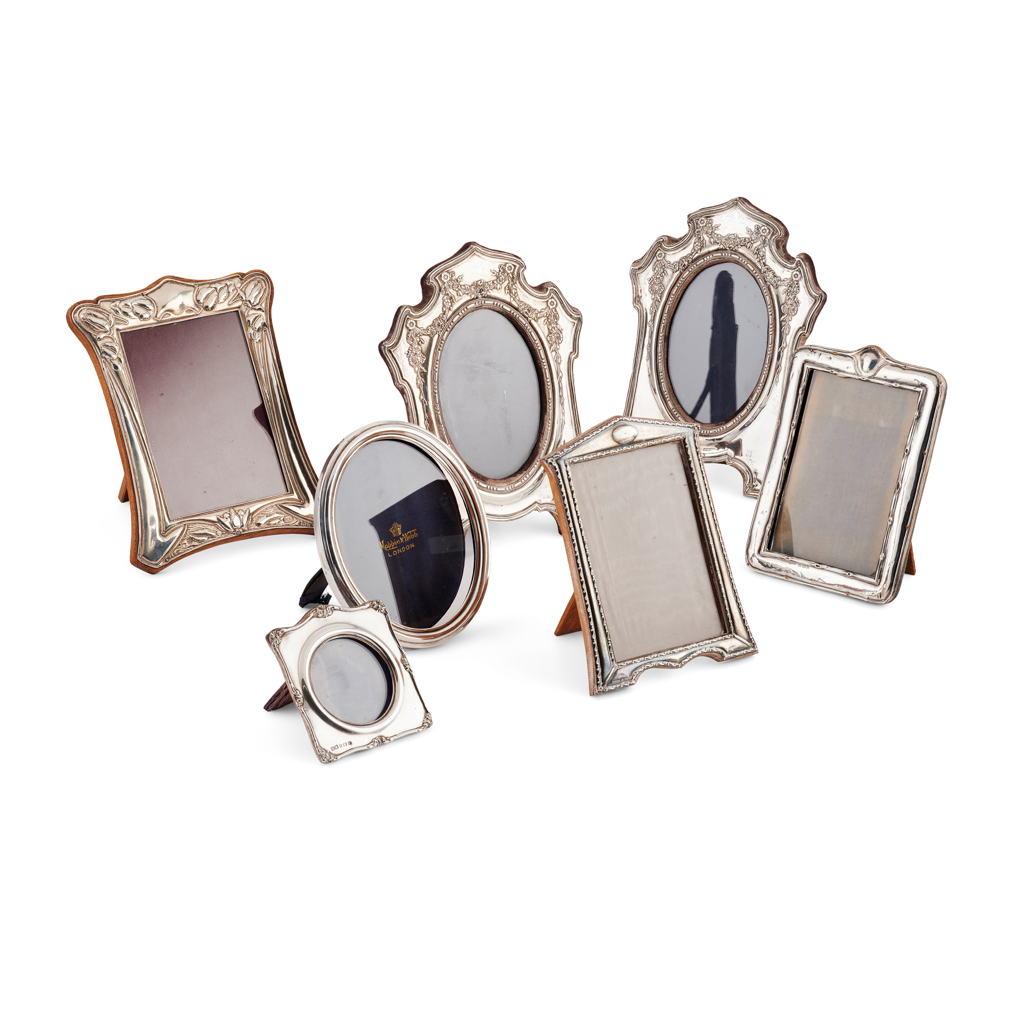 A COLLECTION OF EARLY 20TH CENTURY PHOTO FRAMES