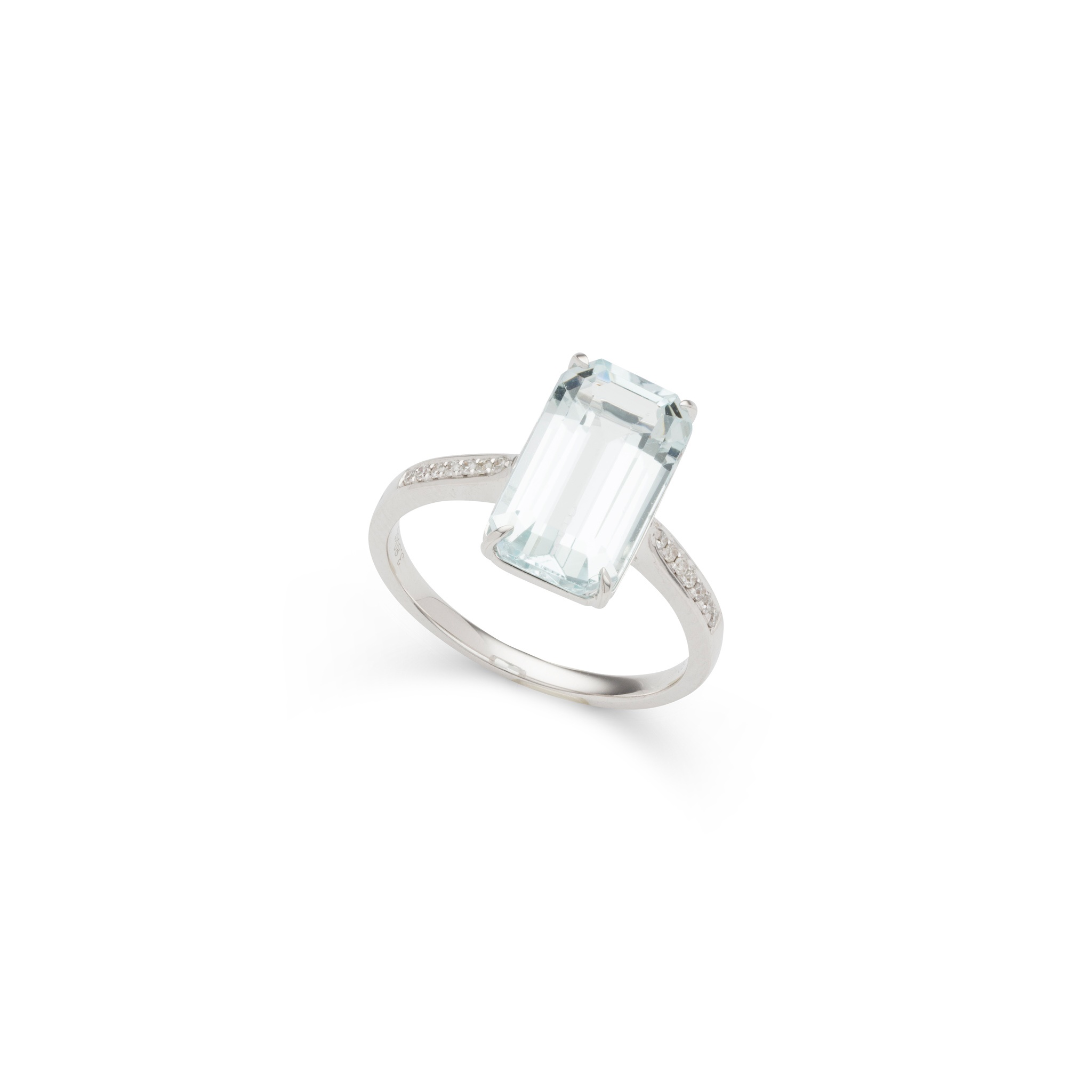 An aquamarine and diamond ring