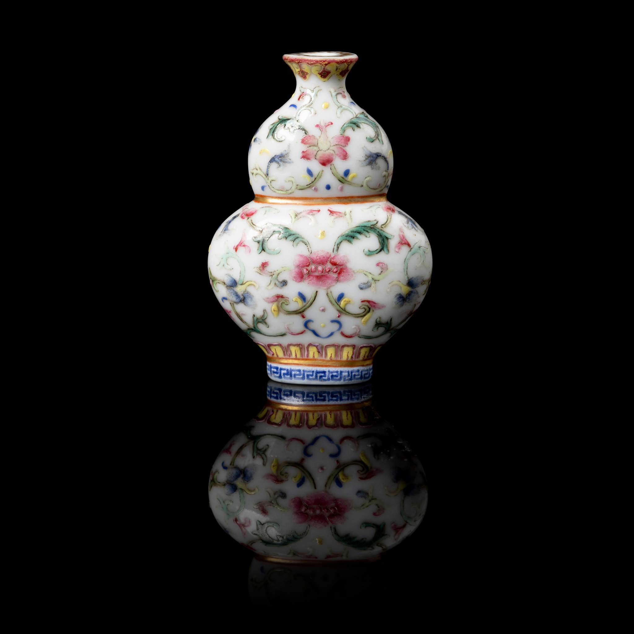 CHINESE FAMILLE ROSE 'DOUBLE-GOURD' SNUFF BOTTLE