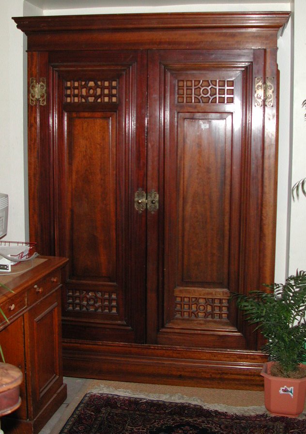 An Edwardian mahogany hall cabinet