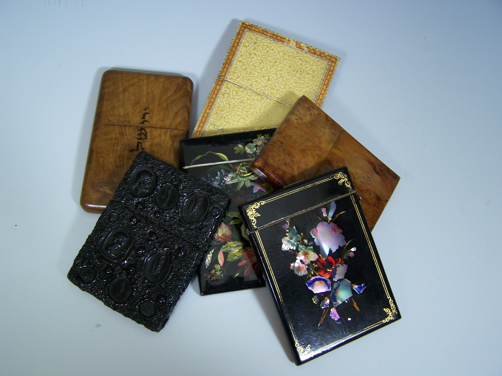 A sealing wax card case,