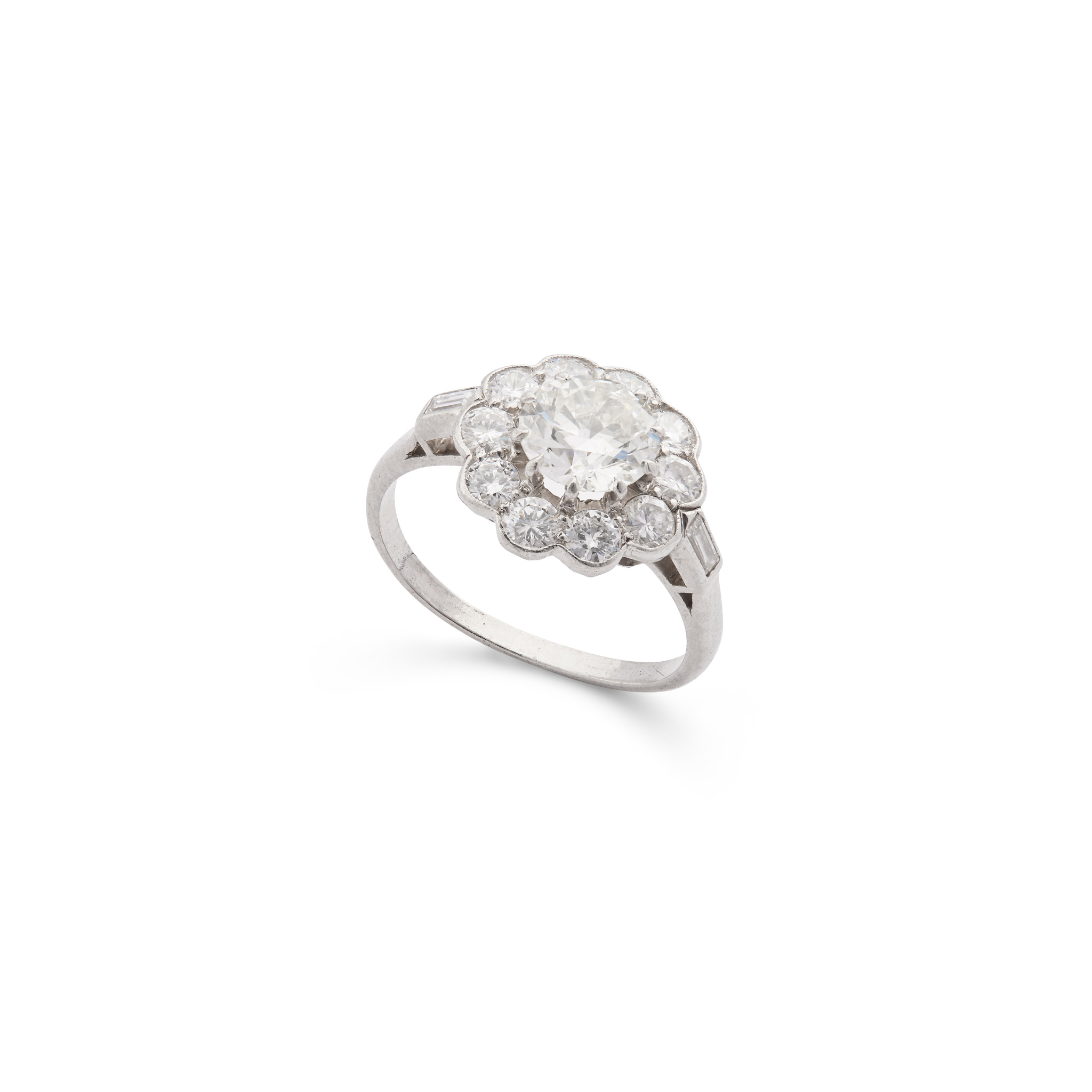 A diamond cluster ring