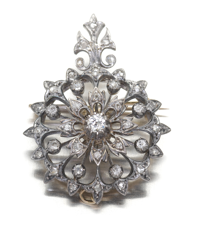 A Victorian diamond set brooch/pendant,