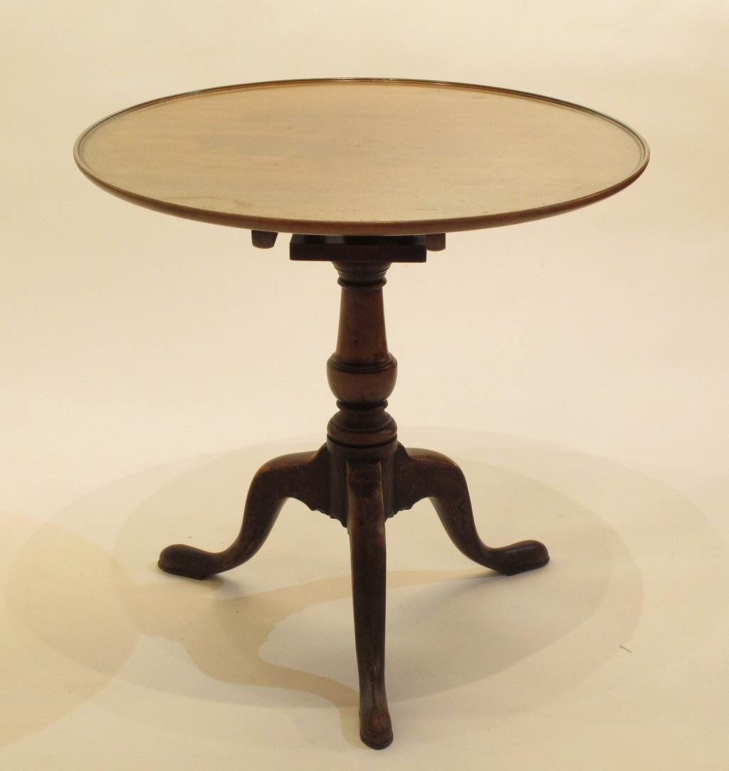 MAHOGANY TRIPOD TABLE
