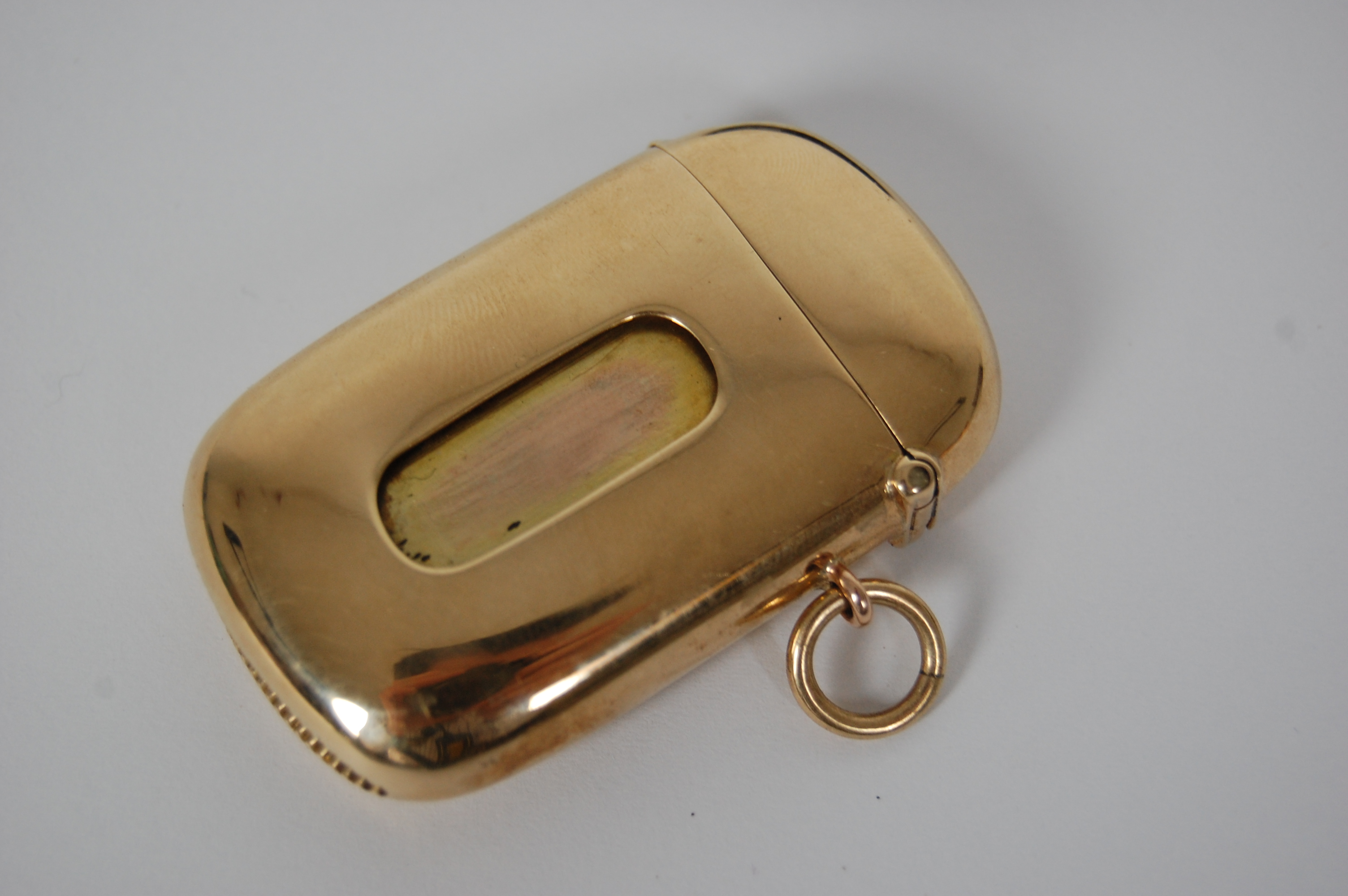 A 9ct gold vesta case