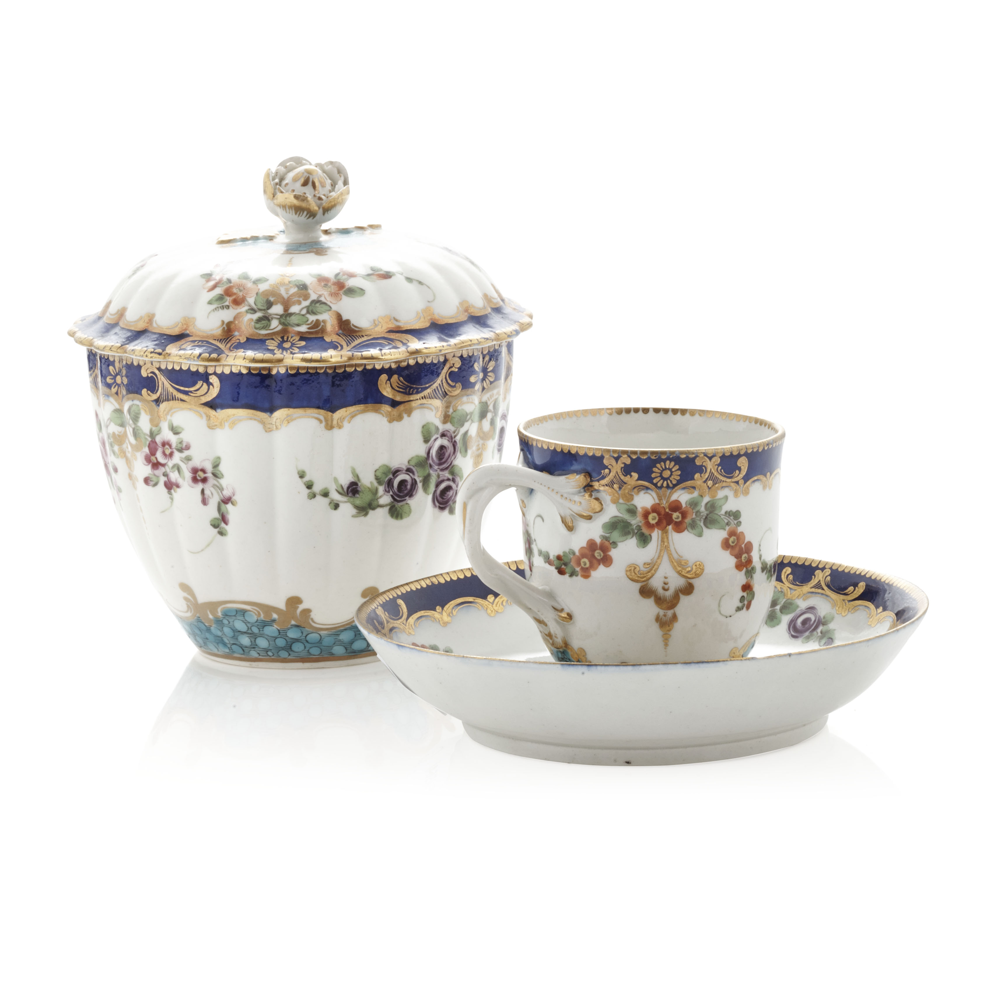 WORCESTER FIRST PERIOD PORCELAIN BOWL & COVER