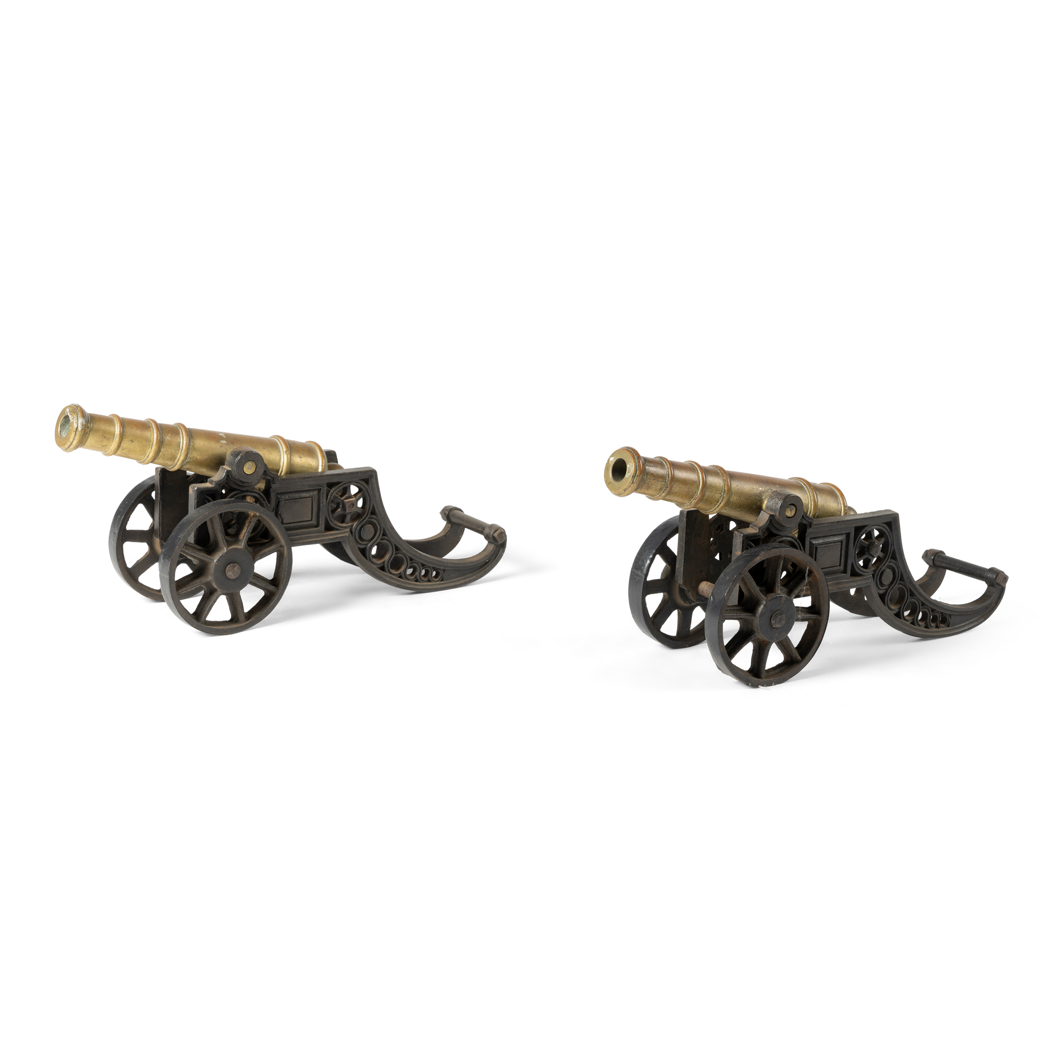 A SMALL PAIR OF DECORATIVE BRASS CANON