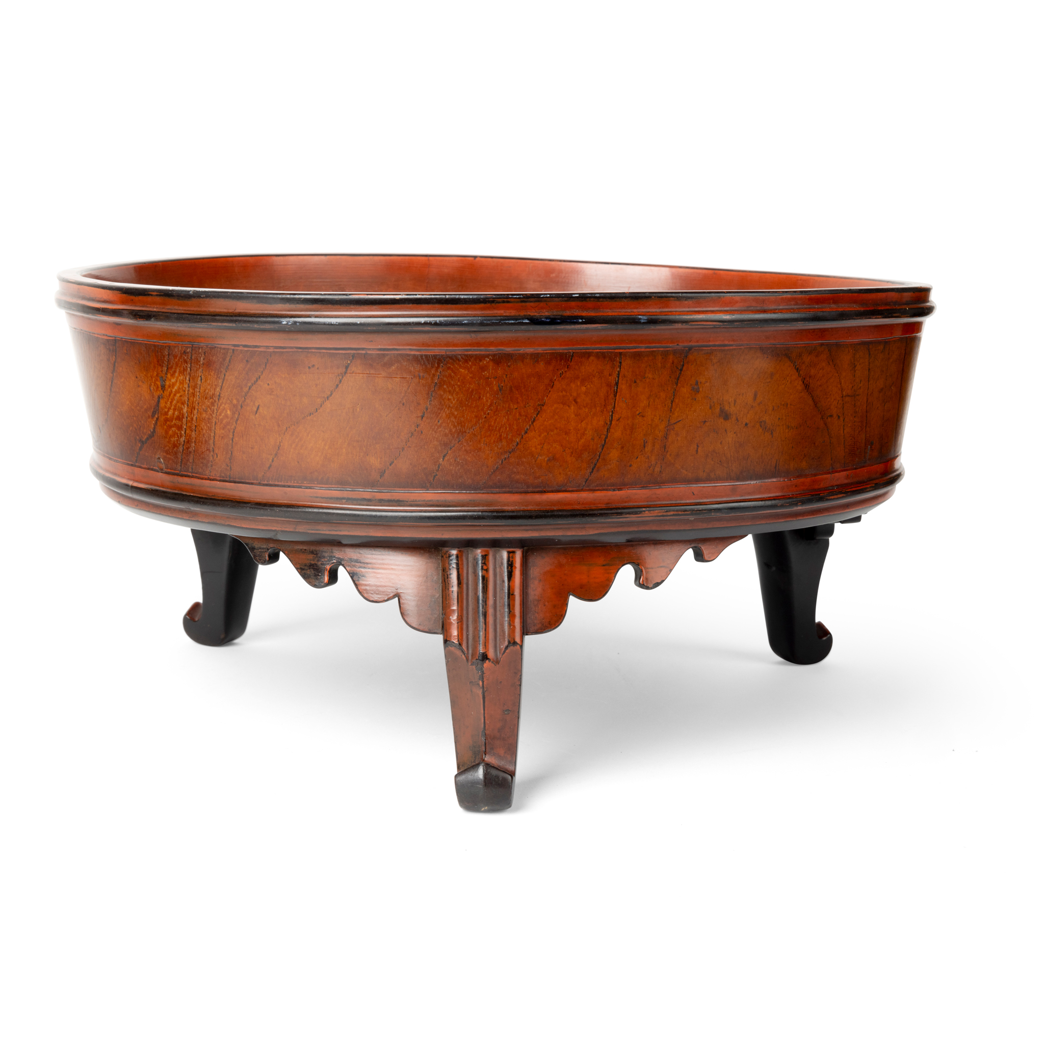 JAPANESE NEGORO FOOTED CEREMONIAL BASIN, ASHITSUKI-DARAI