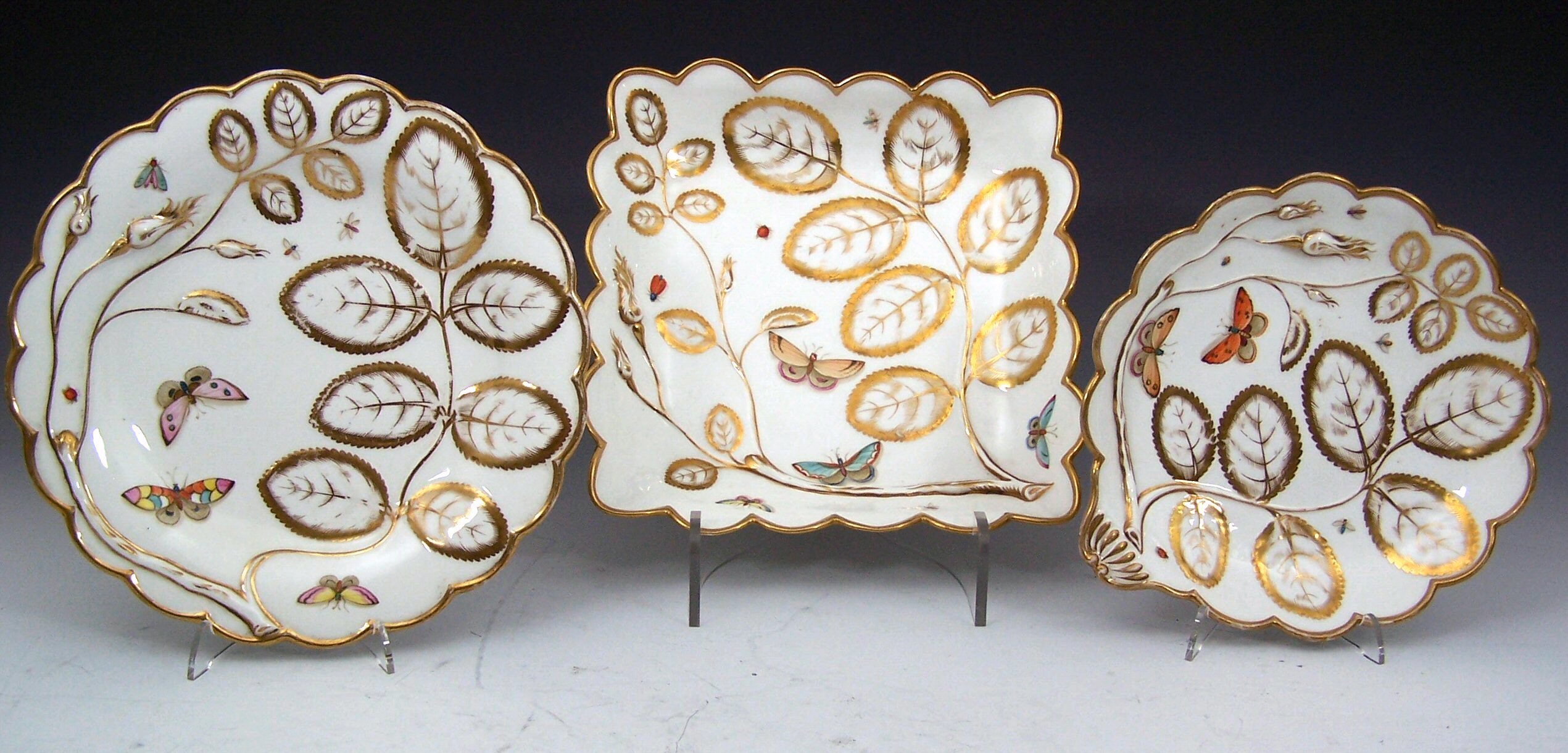 A mid 19th century Chamberlains Worcester part dessert service,
