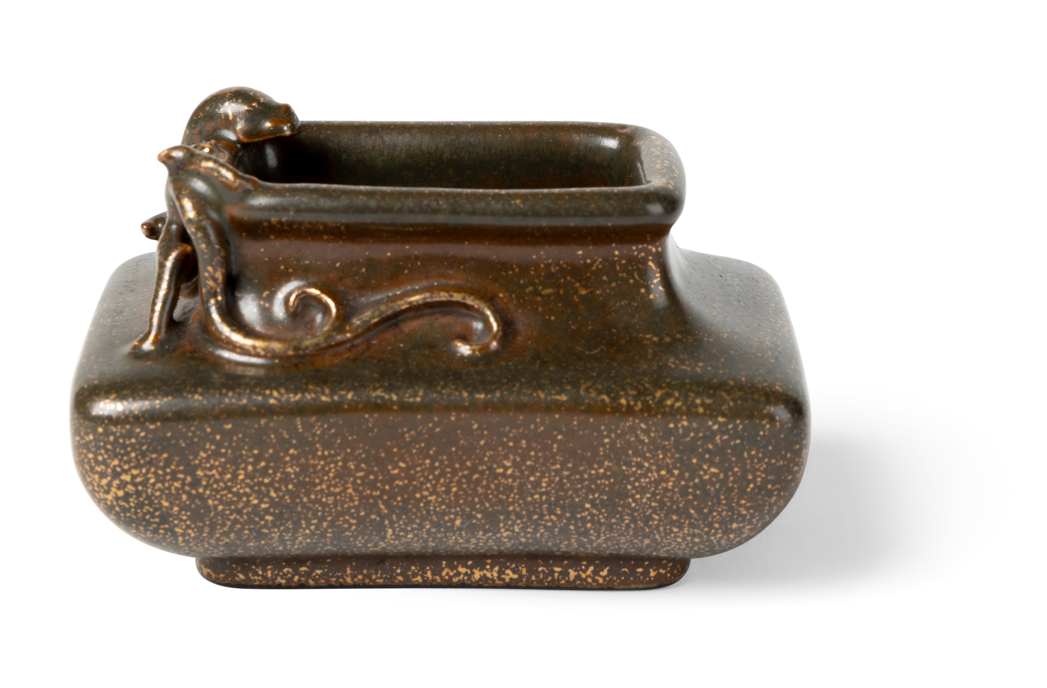 CHINESE GILT-DECORATED TEA-DUST-GLAZED WATER POT