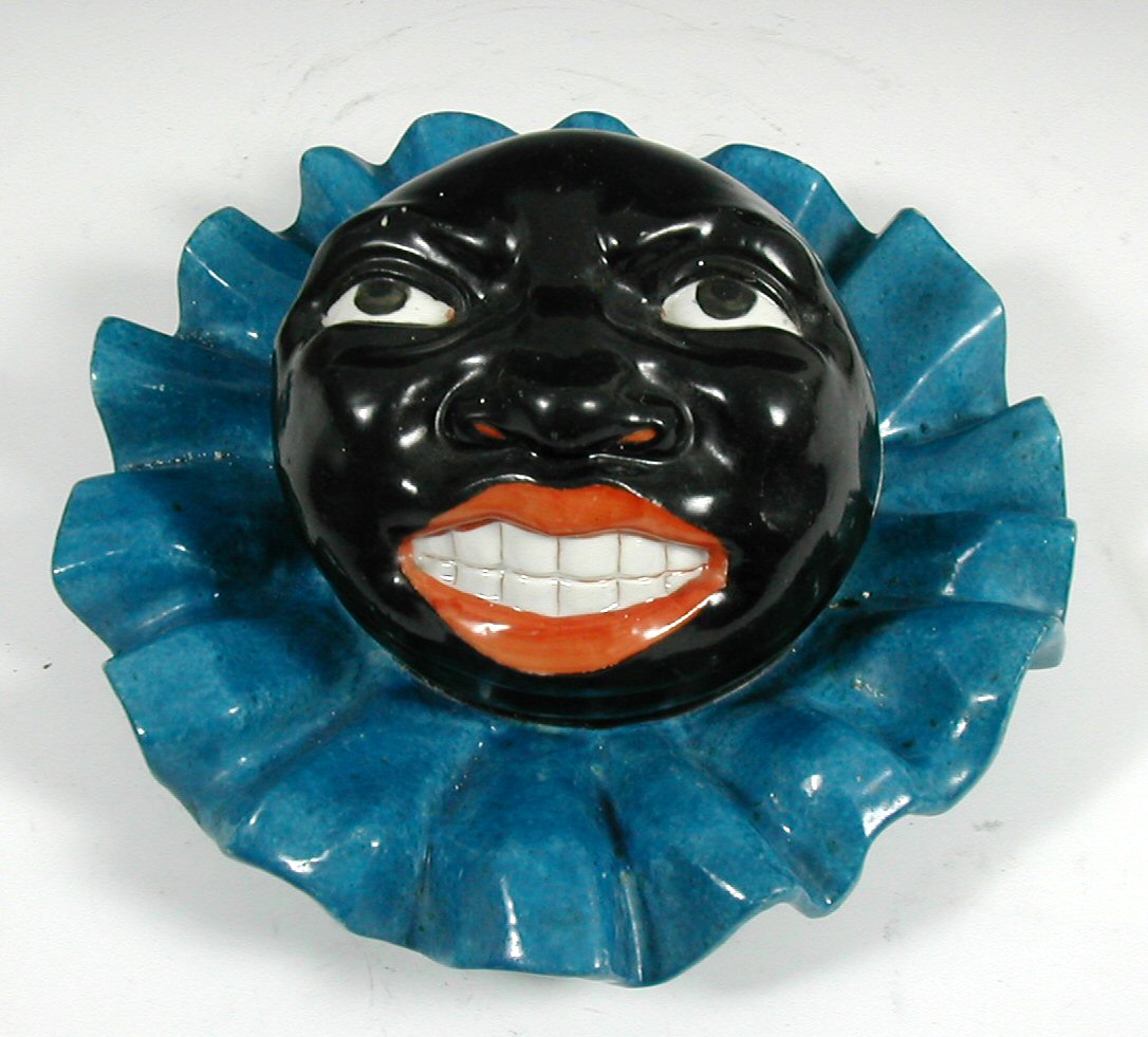 A Quenvitt 'Minstrel' bowl and cover,