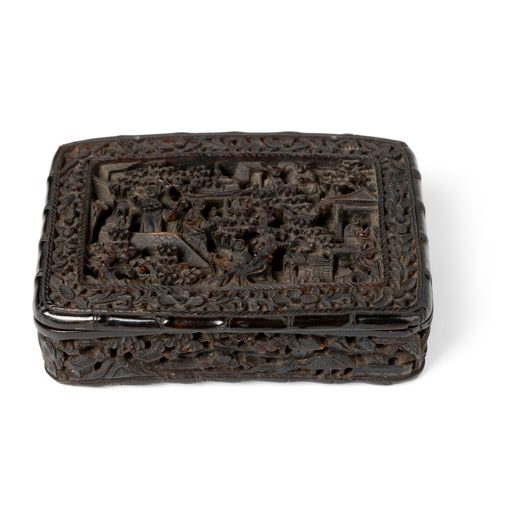 CHINESE TORTOISESHELL 'ARMORIAL' RECTANGULAR SNUFF BOX
