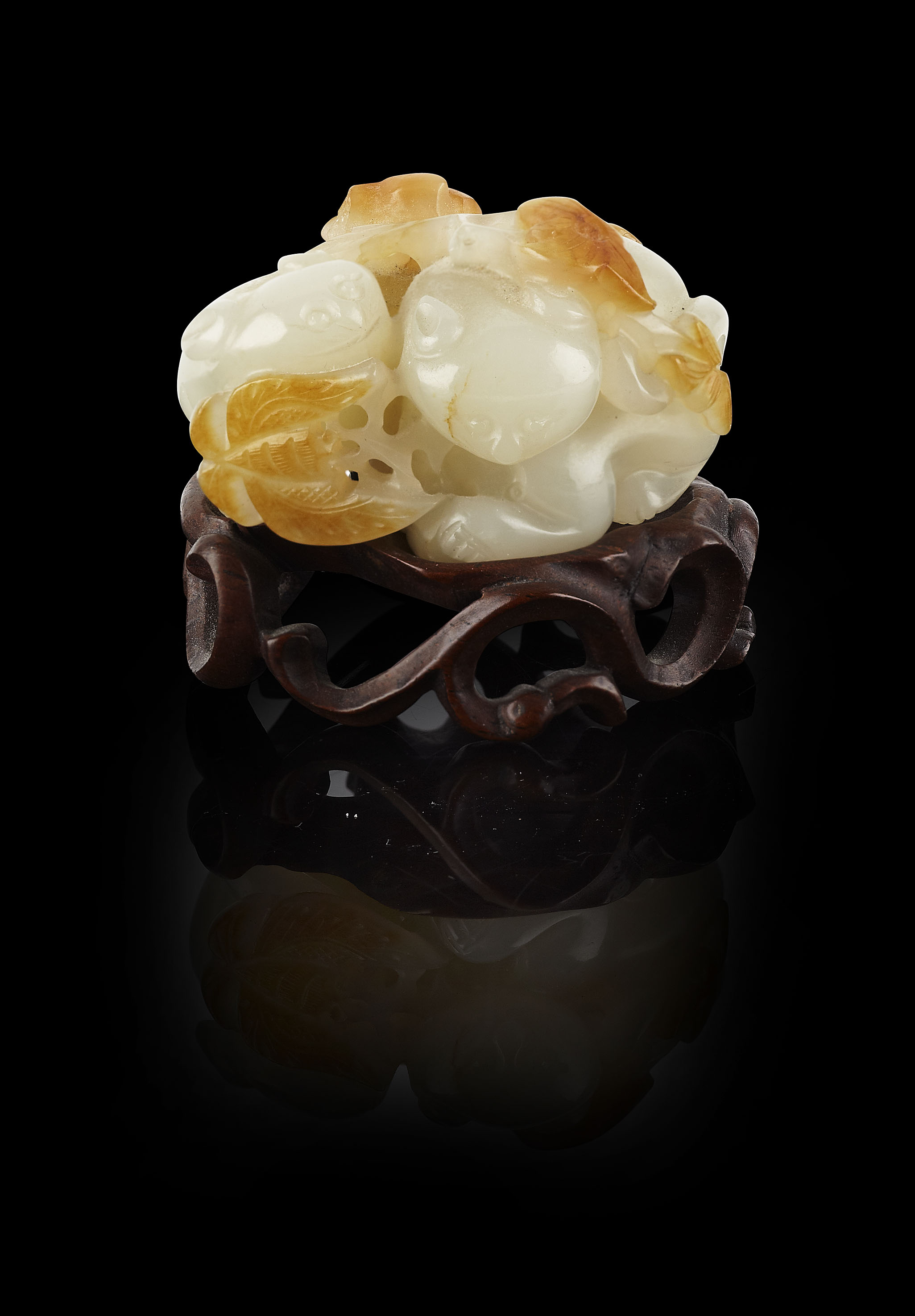 SMALL CHINESE JADE FIGURE