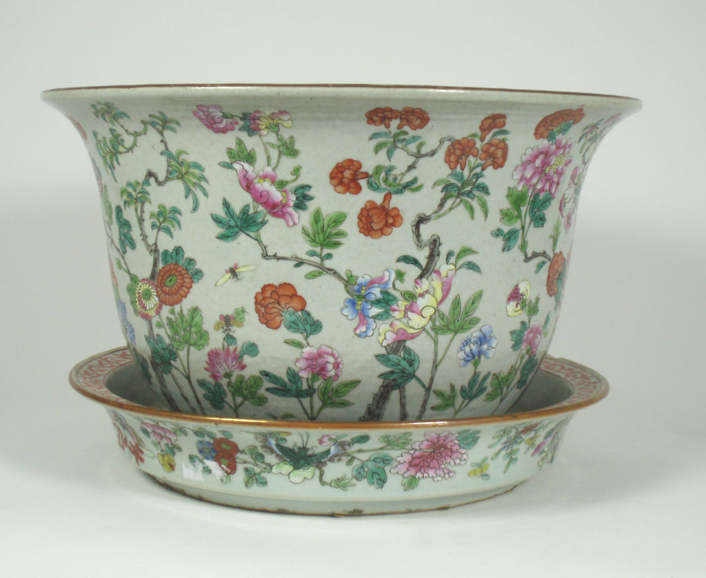 A 19th century Chinese famille rose jardiniere