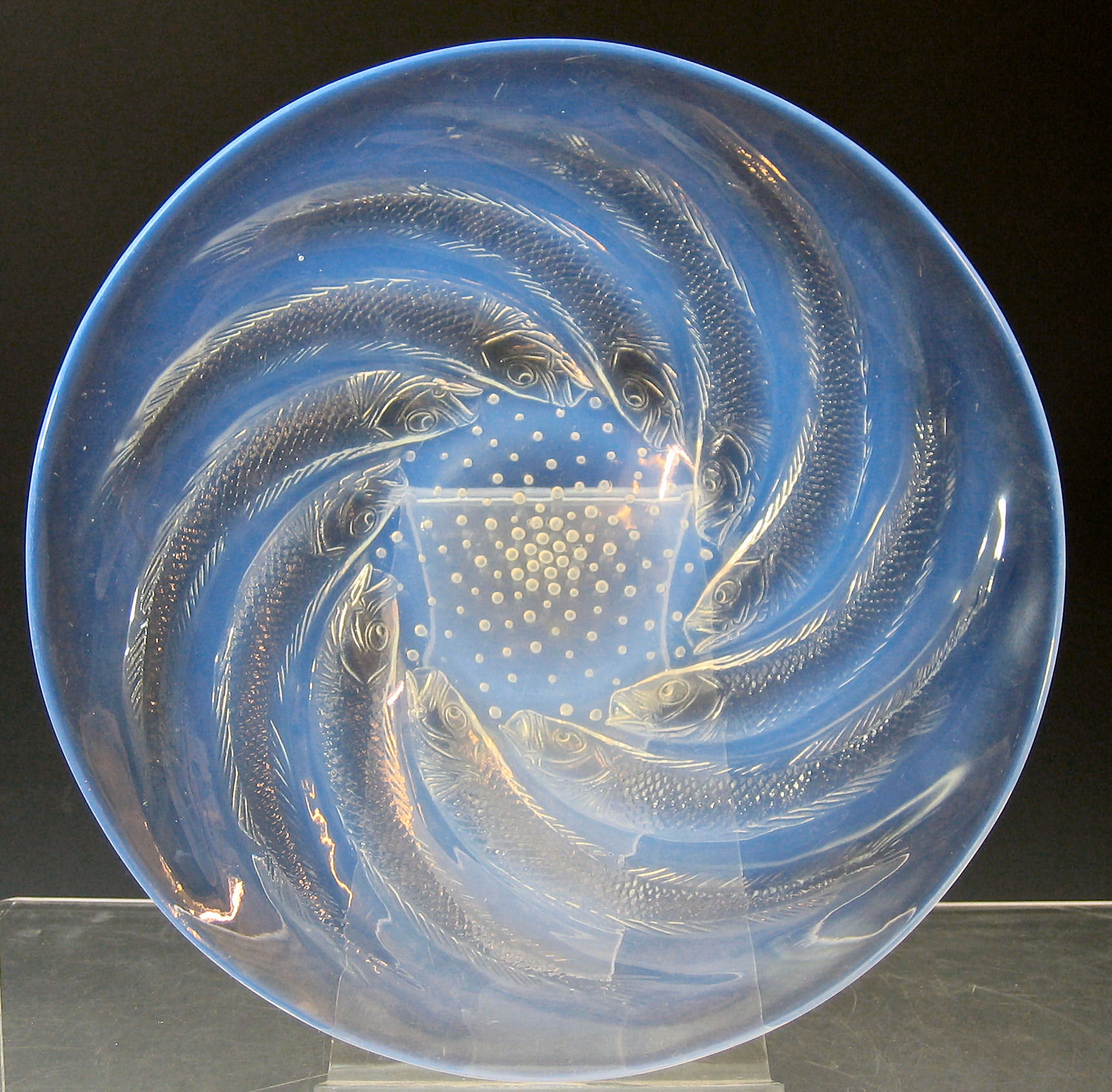 'Poissons', a Lalique clear and opalescent glass plate,