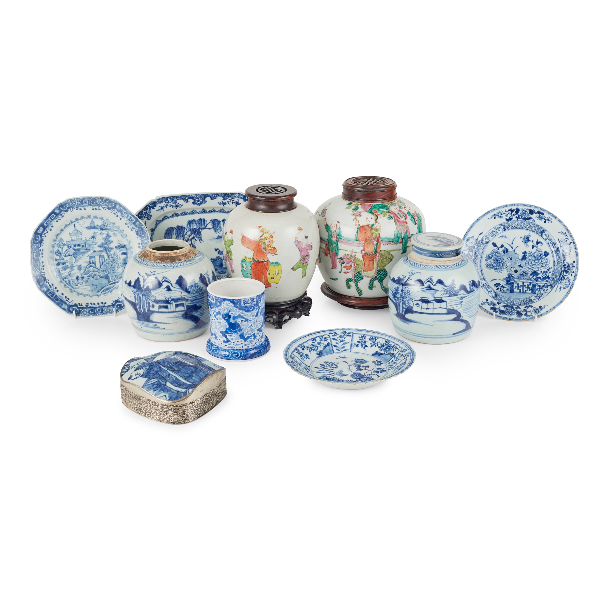 COLLECTION OF TEN PORCELAIN WARES