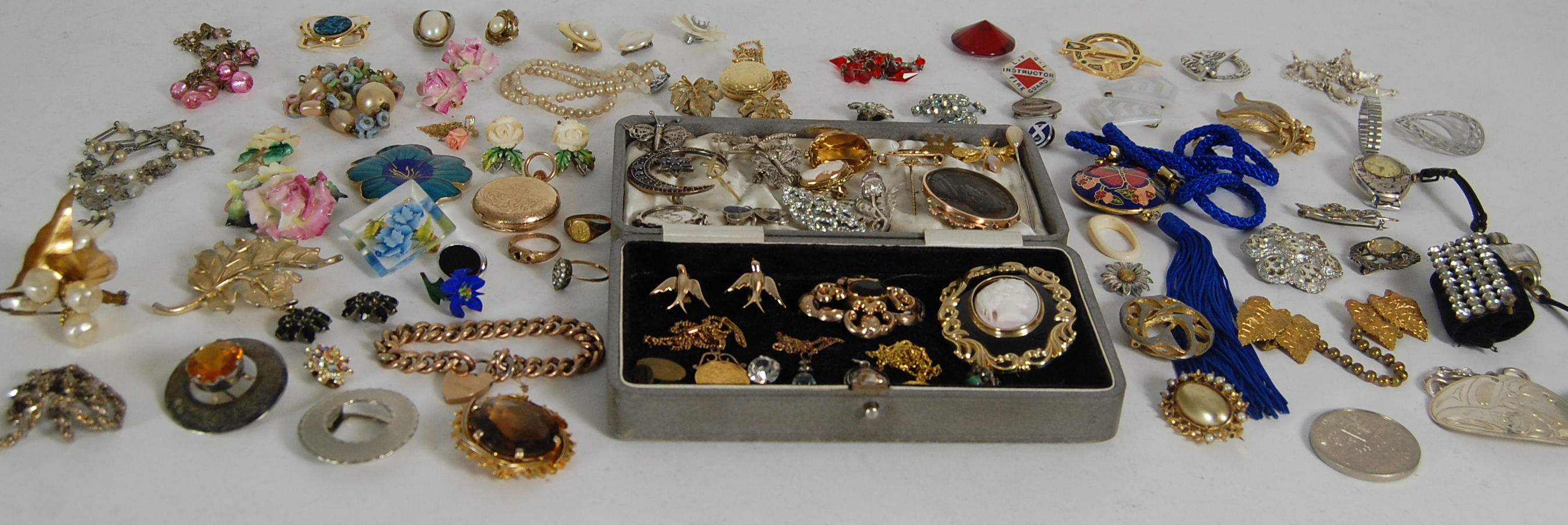 ALTERATION: Diamond ring is withdrawn, A lady's small five stone diamond ring