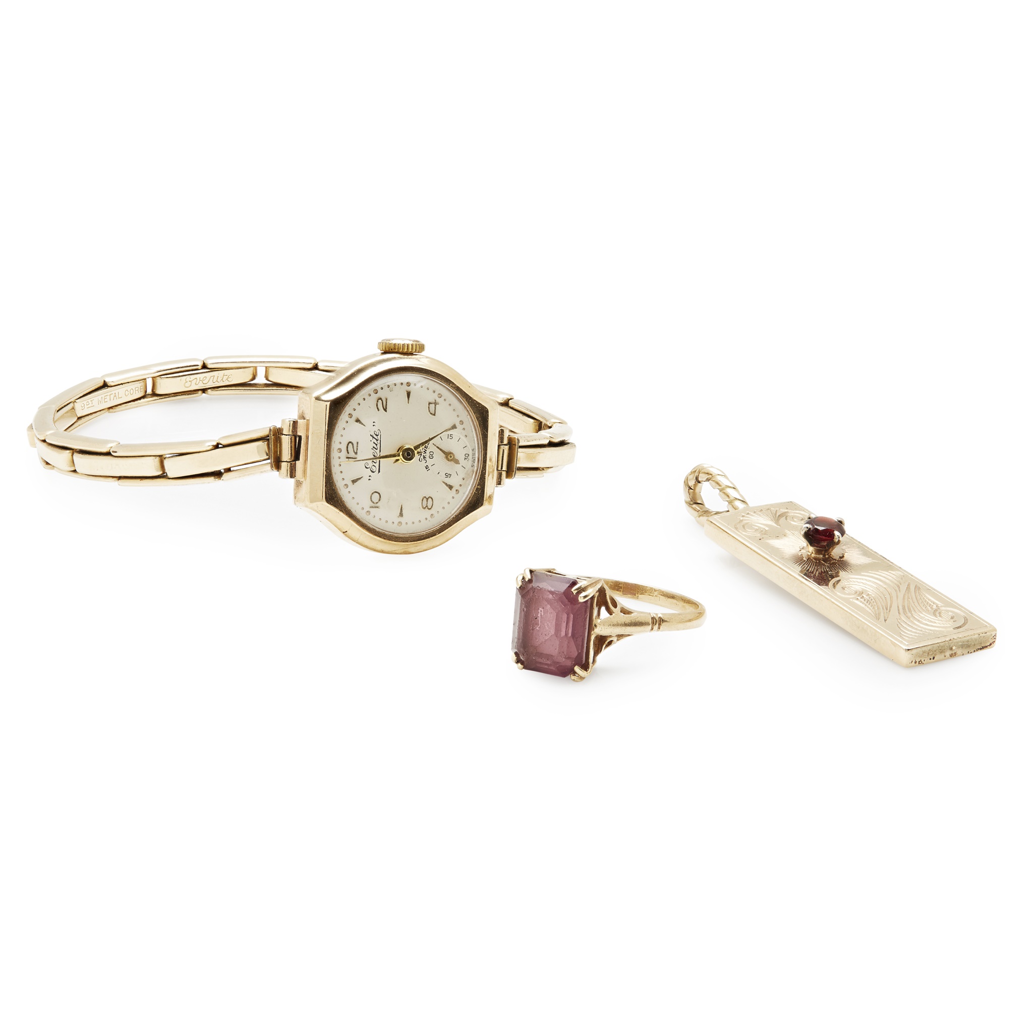 A collection of jewellery