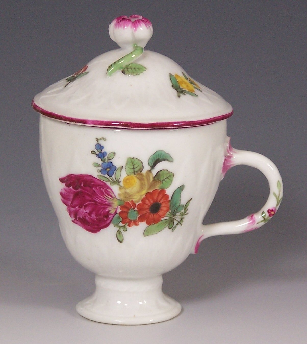 An 18th century Russian Francis Gardner of St Petersburg ice cup and cover, circa 1770,