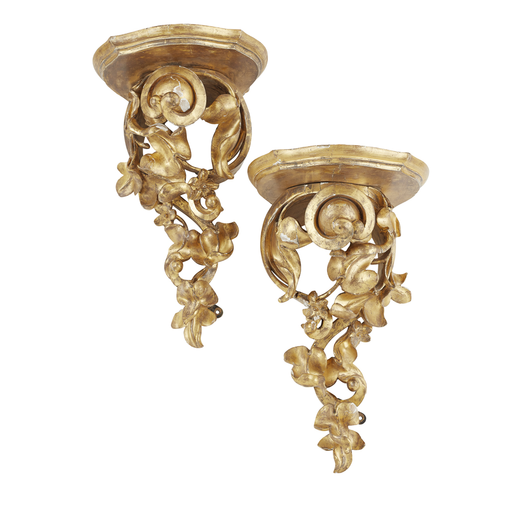 PAIR OF LARGE GILTWOOD AND GESSO WALL BRACKETS
