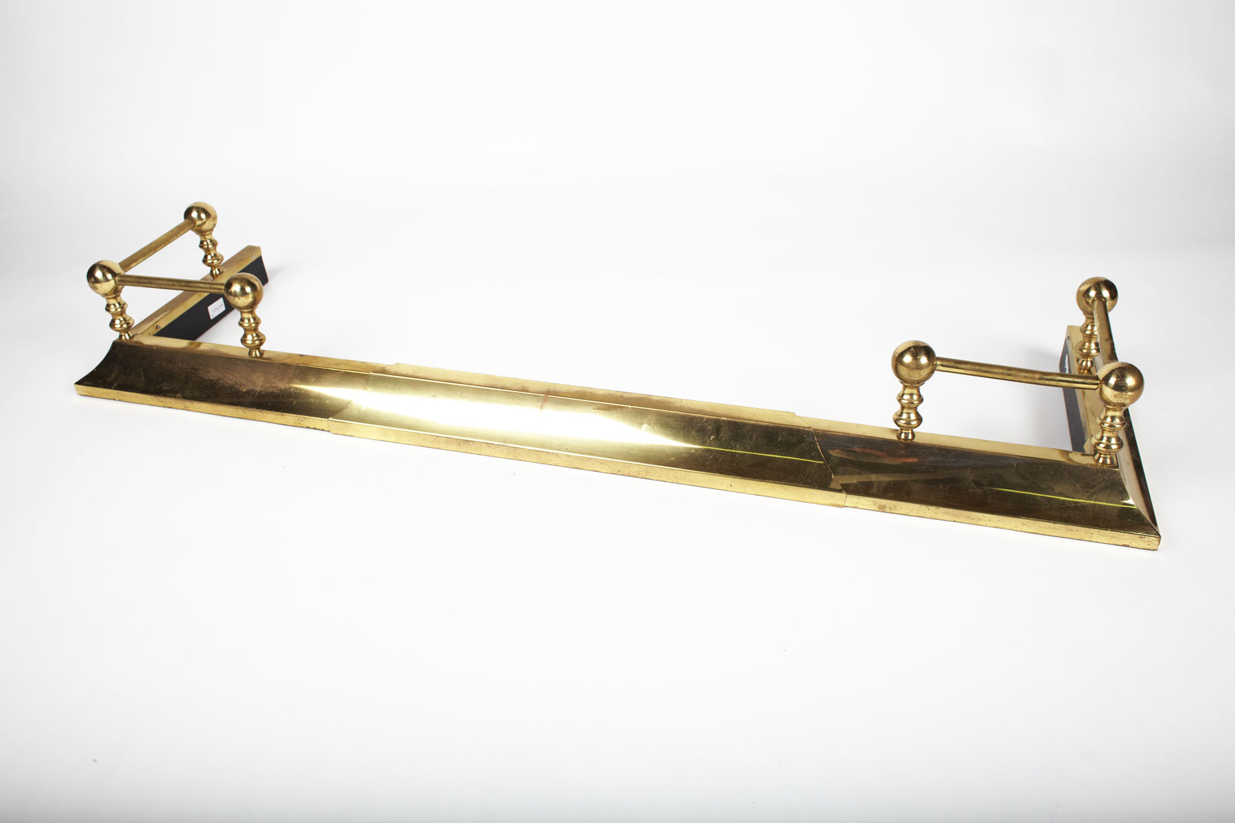 VICTORIAN TELESCOPIC BRASS FENDER