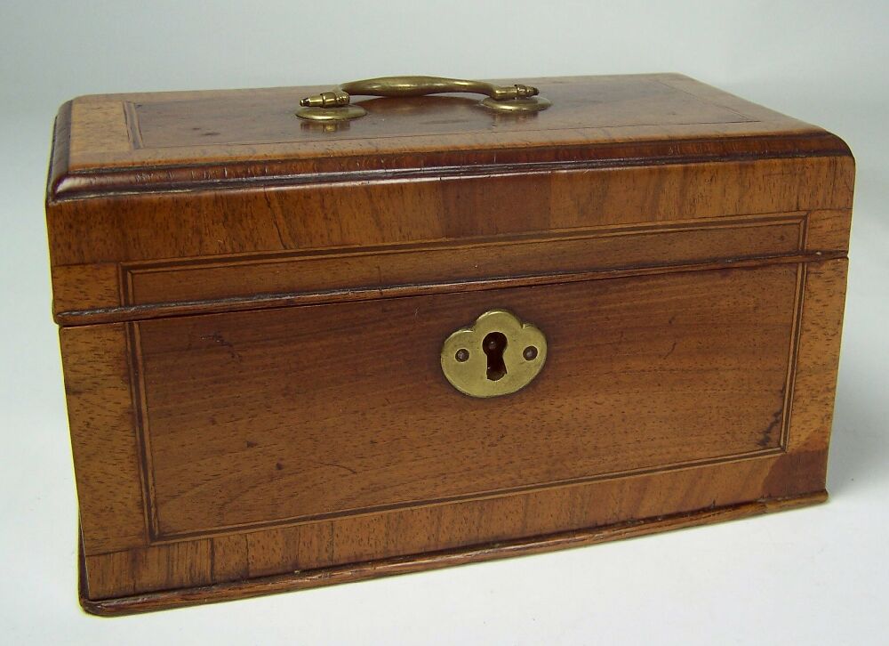 A small George III mahogany tea caddy