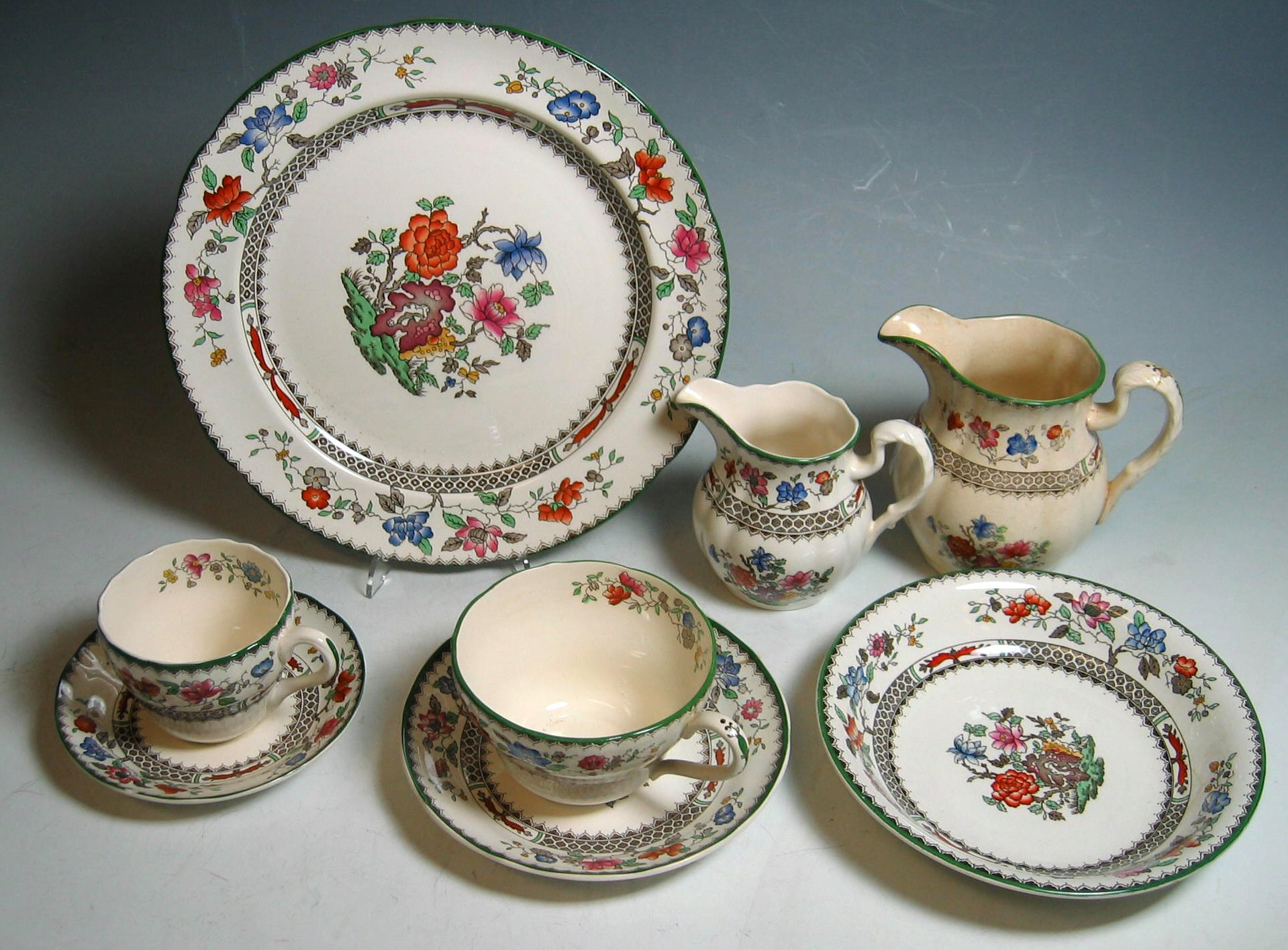 A 20th century Copeland Spode/Spode part dinner and tea service,