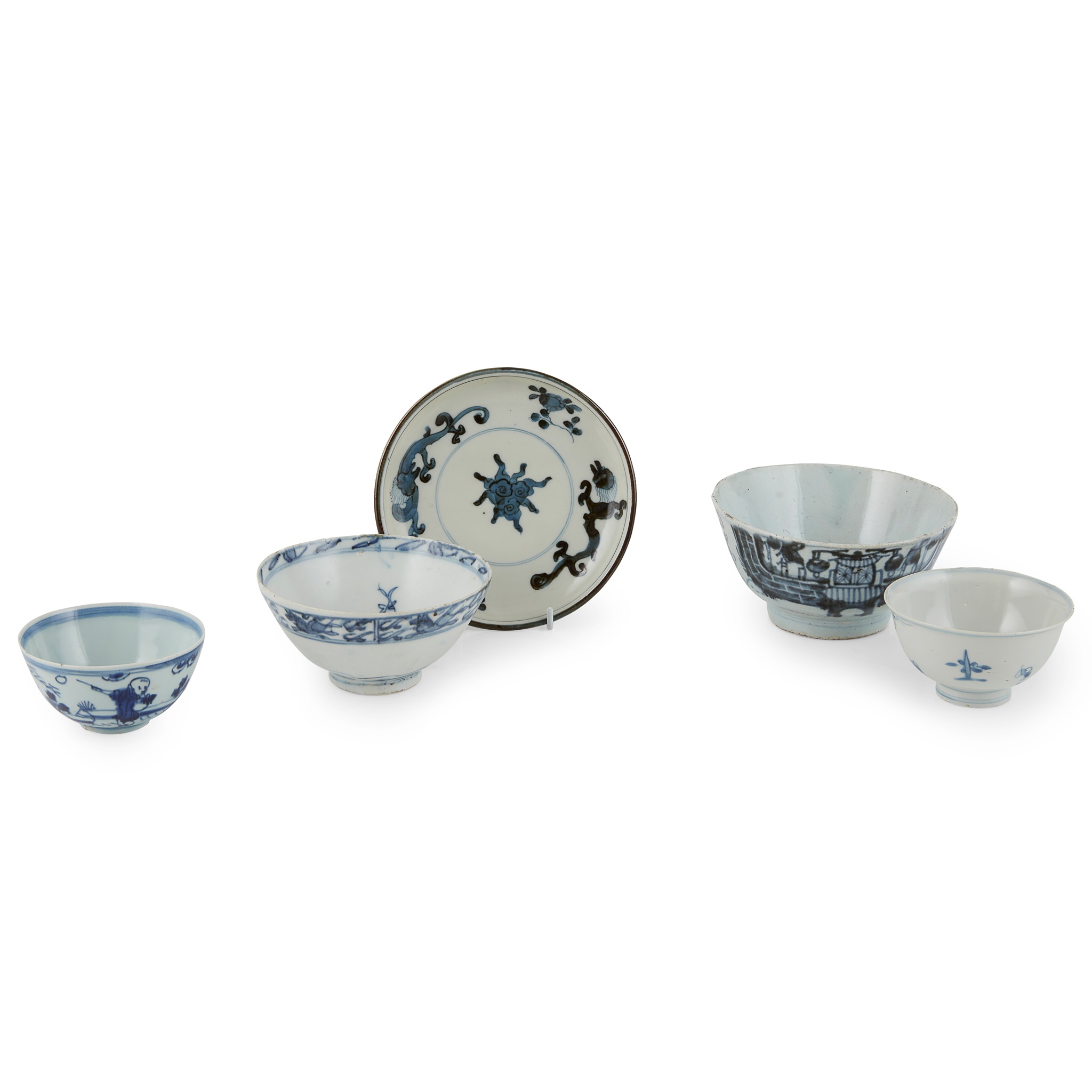 GROUP OF FIVE BLUE AND WHITE WARES